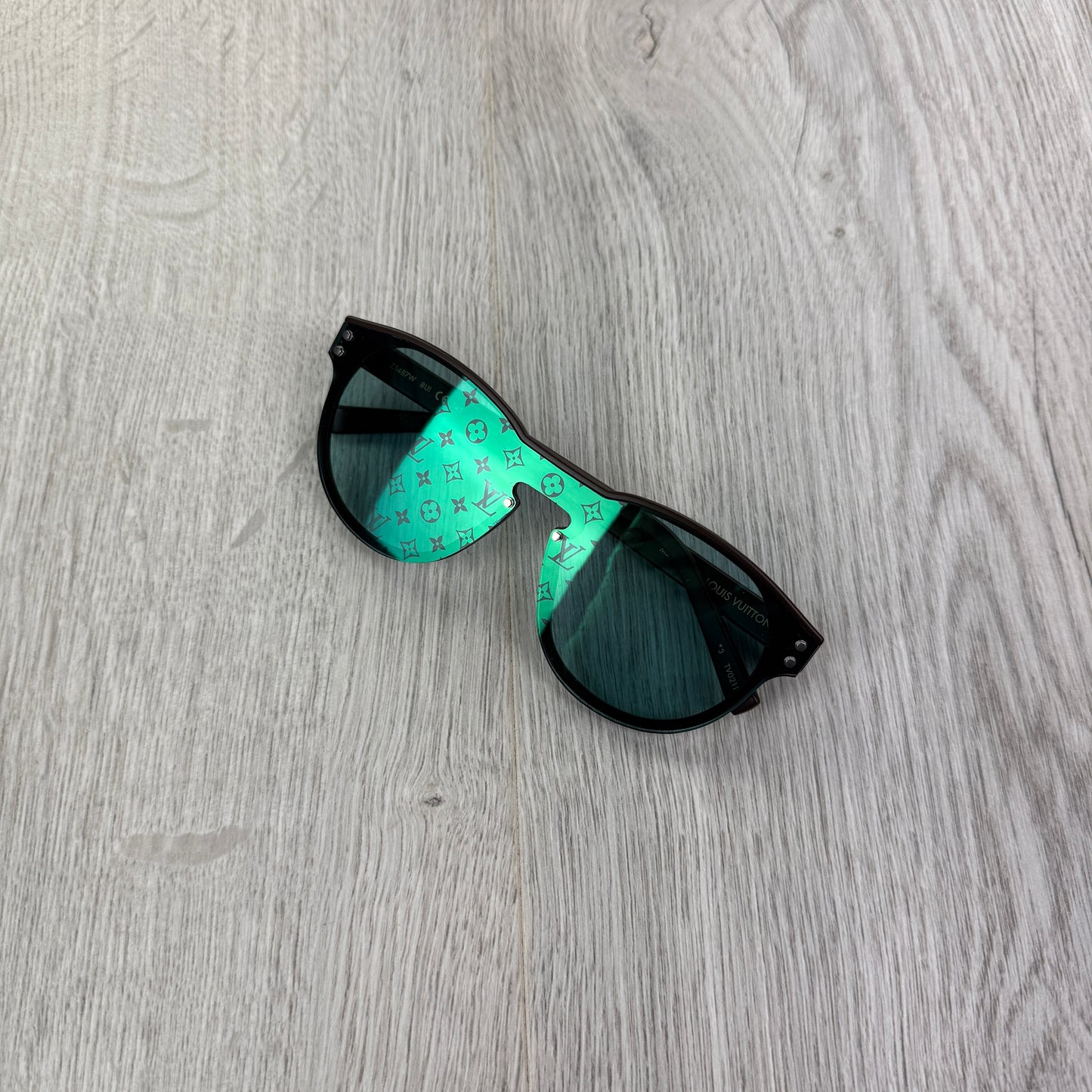 Louis Vuitton Men’s Blue Edition Round Waimea Sunglasses