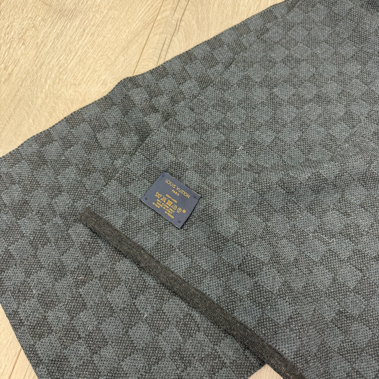 Louis Vuitton Men’s Damier Graphite Scarf
