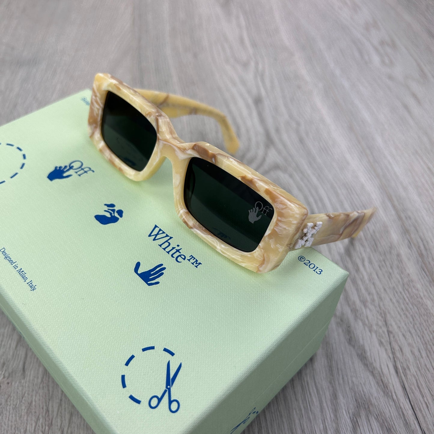 Off White Men’s Virgil Marble Sunglasses