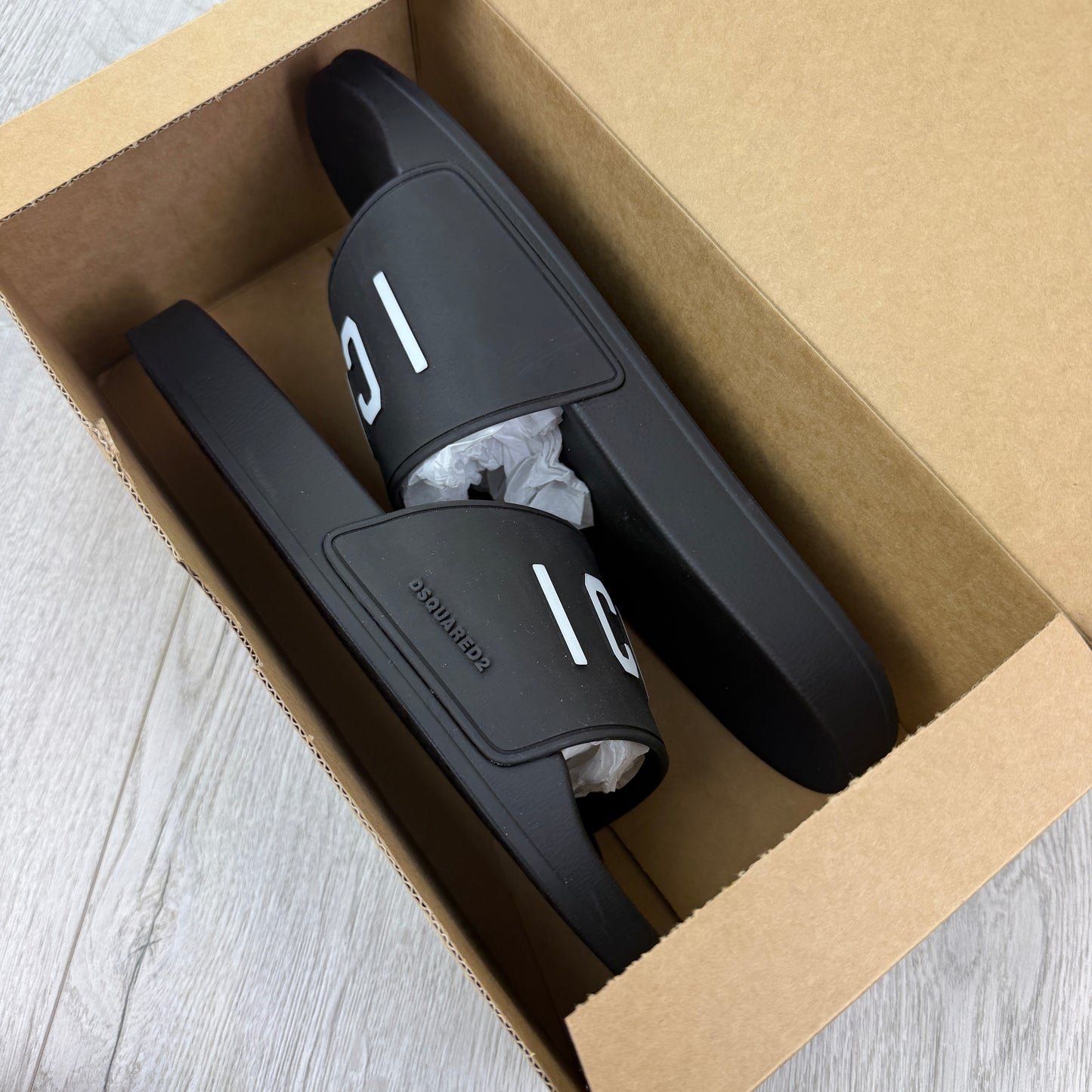 Dsquared2 Men’s Black ICON Sliders - UK 10