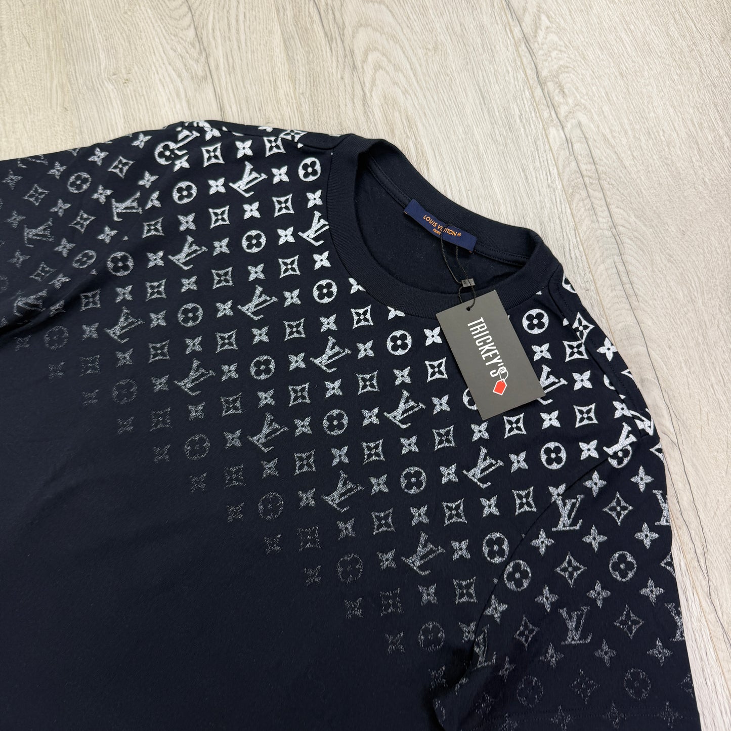 Louis Vuitton Men’s Navy Gradient T-shirt - Medium