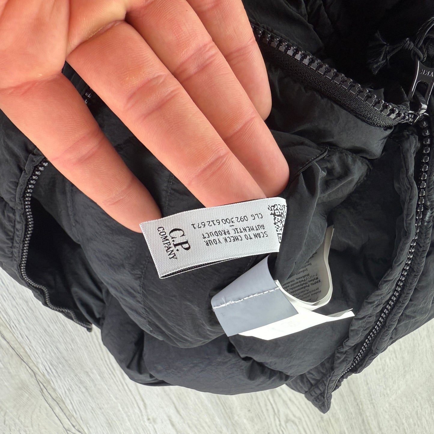 Cp Company Men’s Black Chrome-R Goggled Zip-up Down Jacket