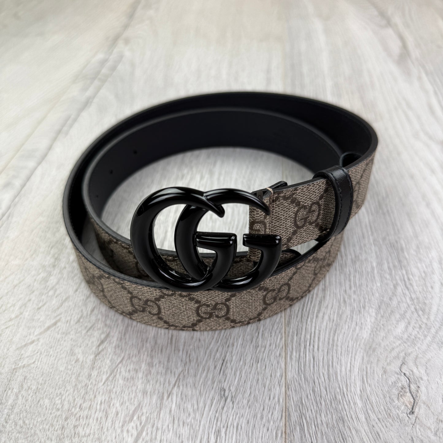 Gucci Men’s Beige Thin Belt Black GG Buckle
