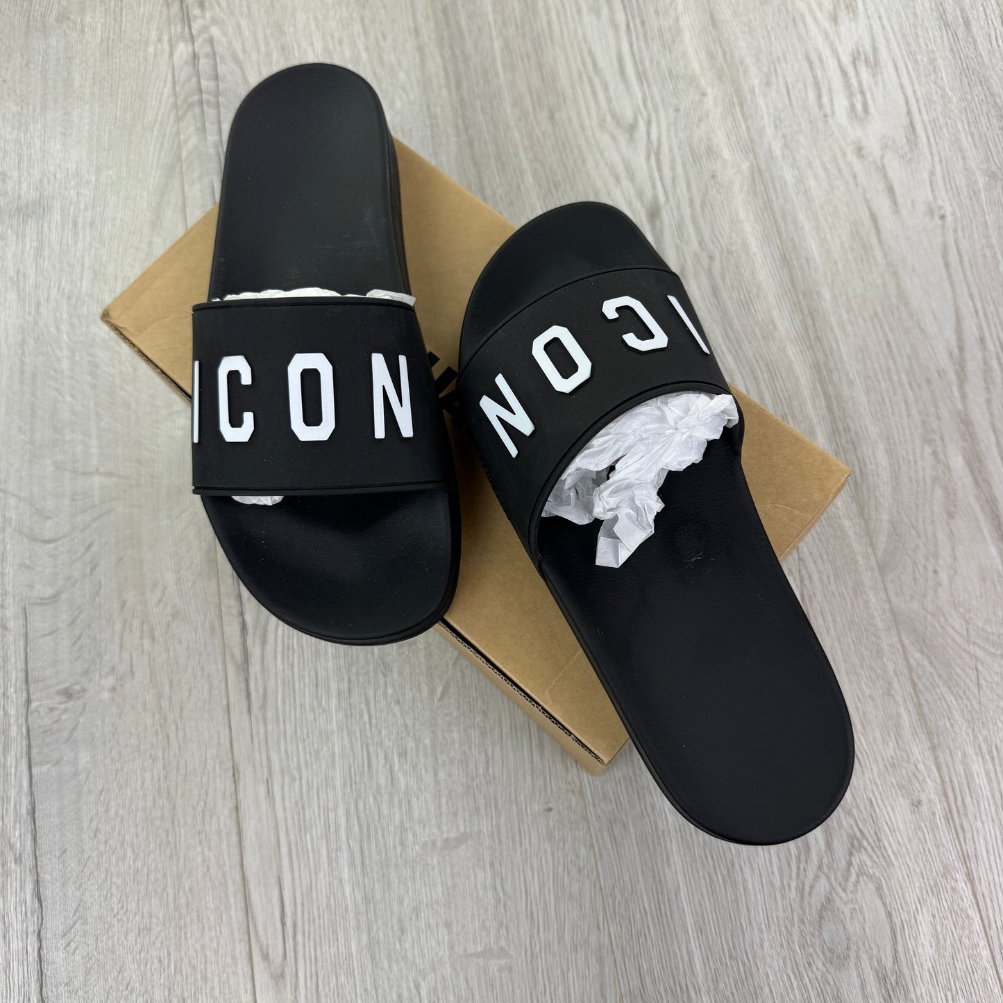 Dsquared2 Men’s Black ICON Sliders - UK 10