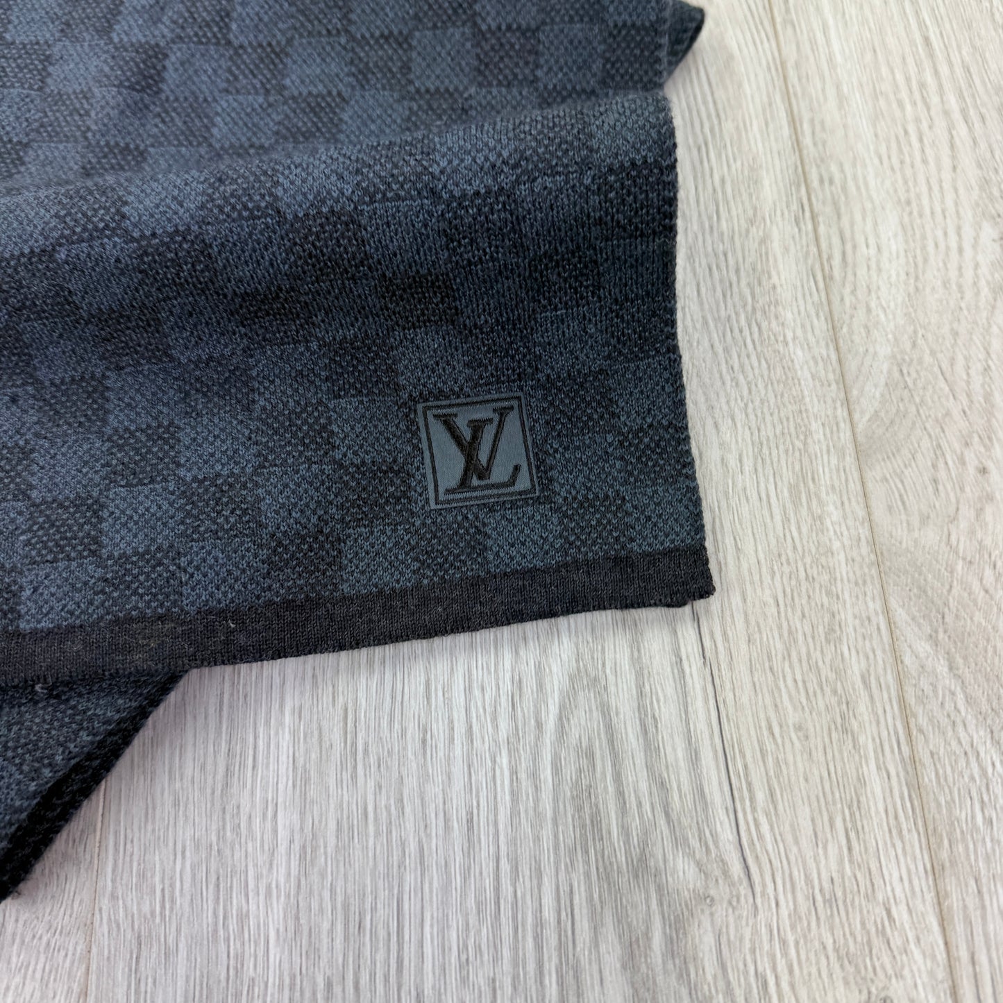 Louis Vuitton Men’s Damier Graphite Scarf
