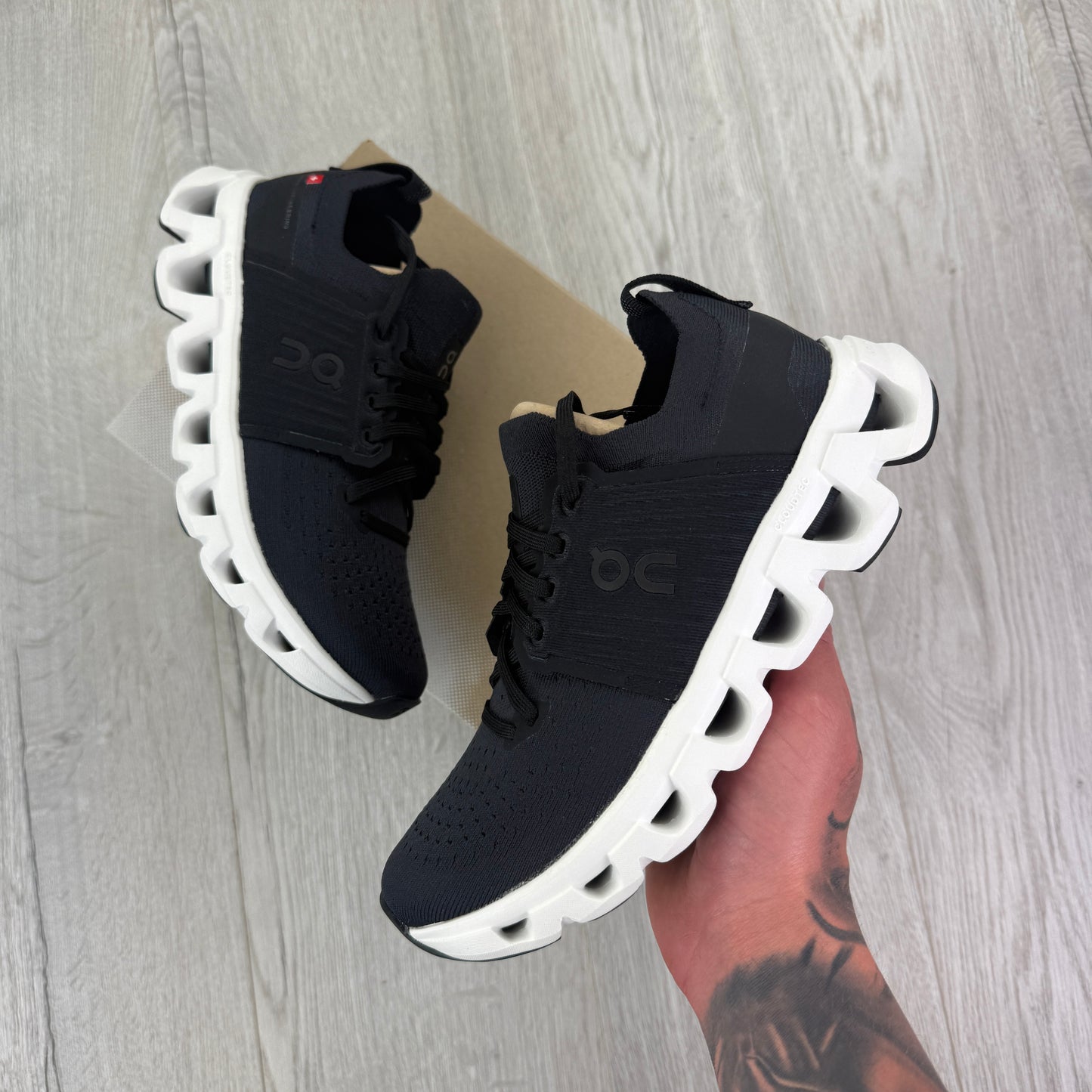 On Running Cloud Swift 4 Womens Black & White Trainers
