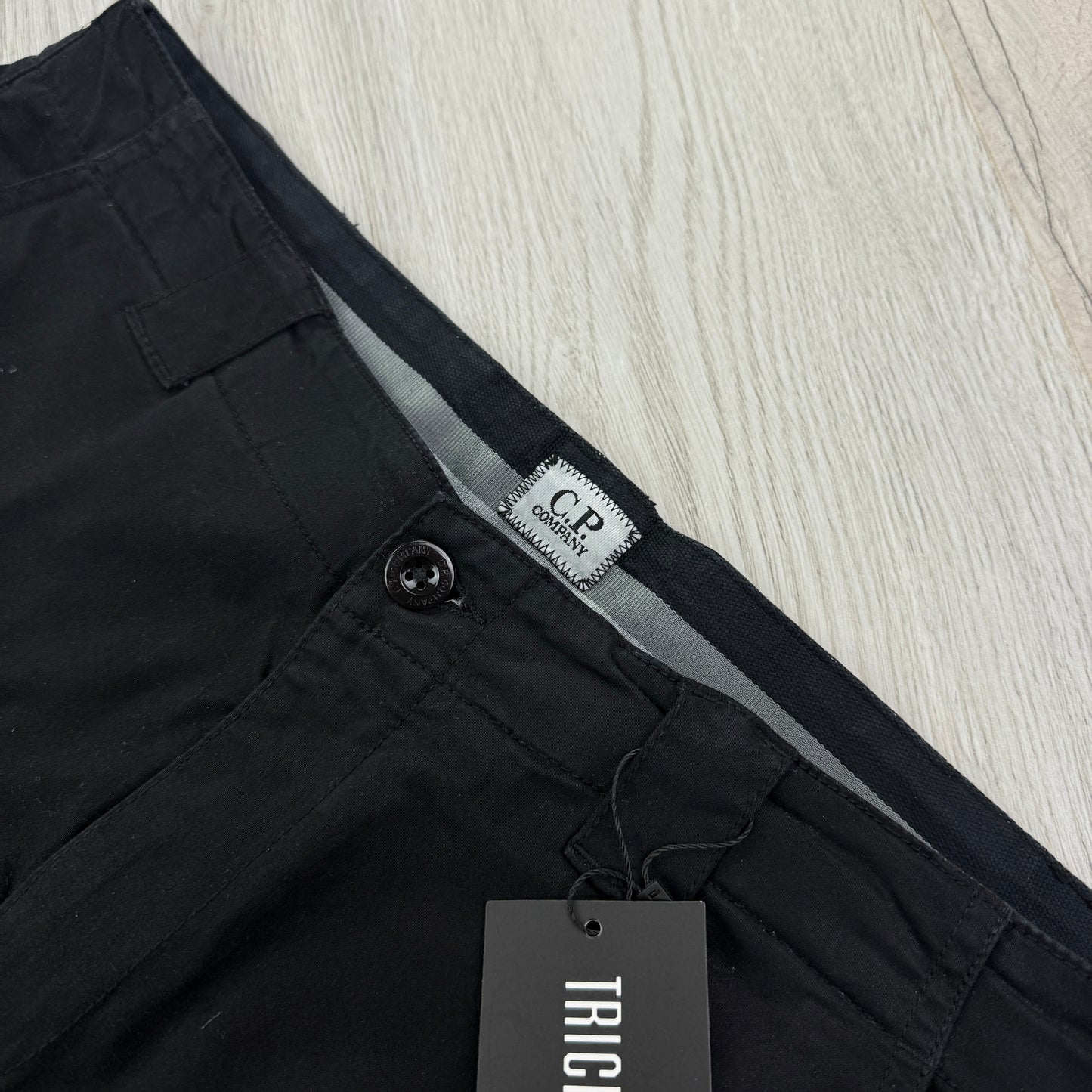Cp Company Men’s Black Cargo Trousers Ergonomic Fit - 48 (Uk 32/33)