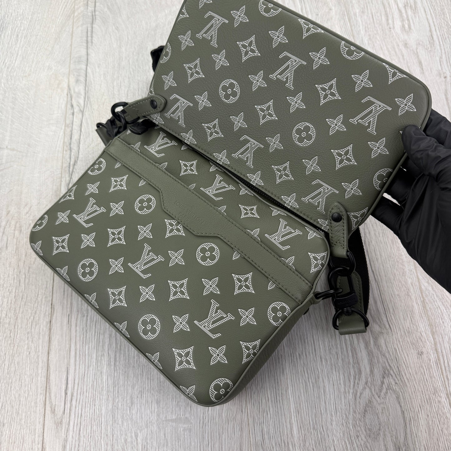 Louis Vuitton Men’s Olive / Khaki Monogram Trio Messenger Bag