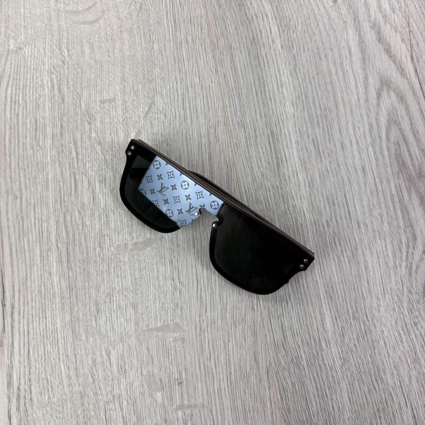 Louis Vuitton Men’s Waimea Brown Frame Sunglasses