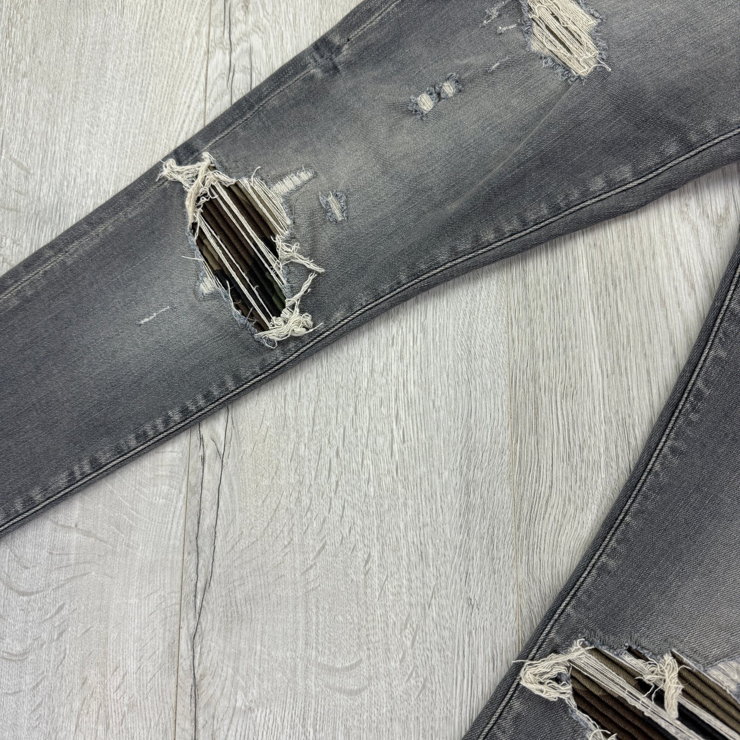Amiri MX1 Grey Distressed Jeans - Uk 31