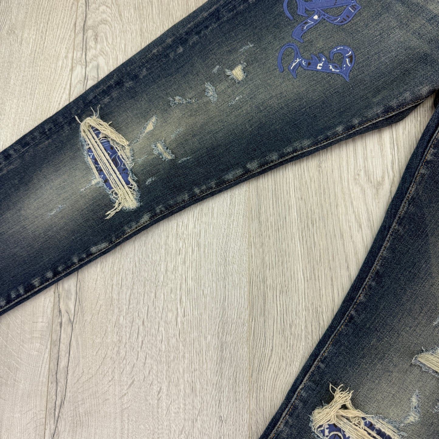 Amiri Men’s Distressed Jeans Side Old English Logo - Uk 30