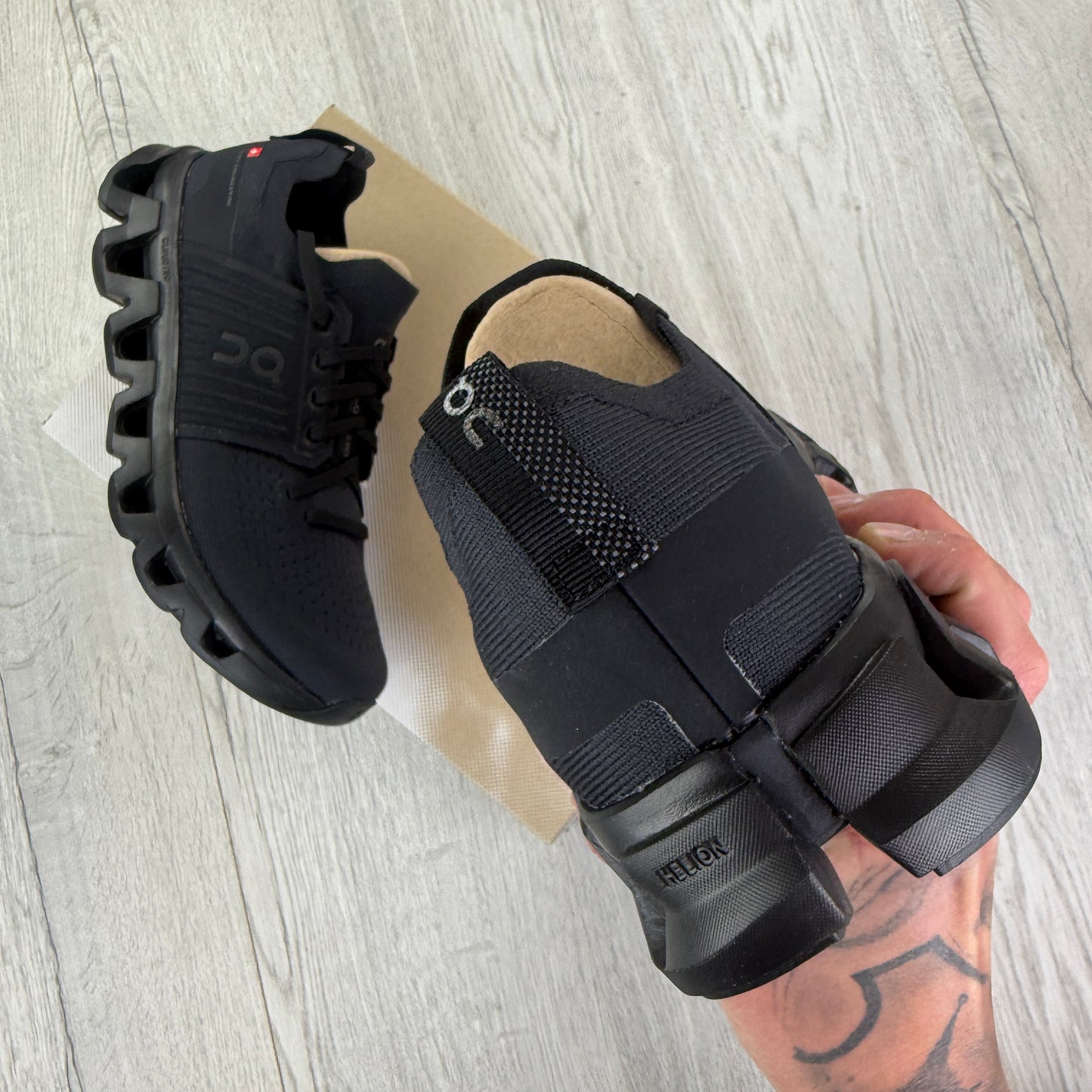 On Running Cloudswift 4 Black Trainers
