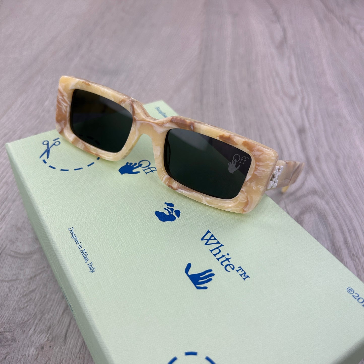 Off White Men’s Virgil Marble Sunglasses