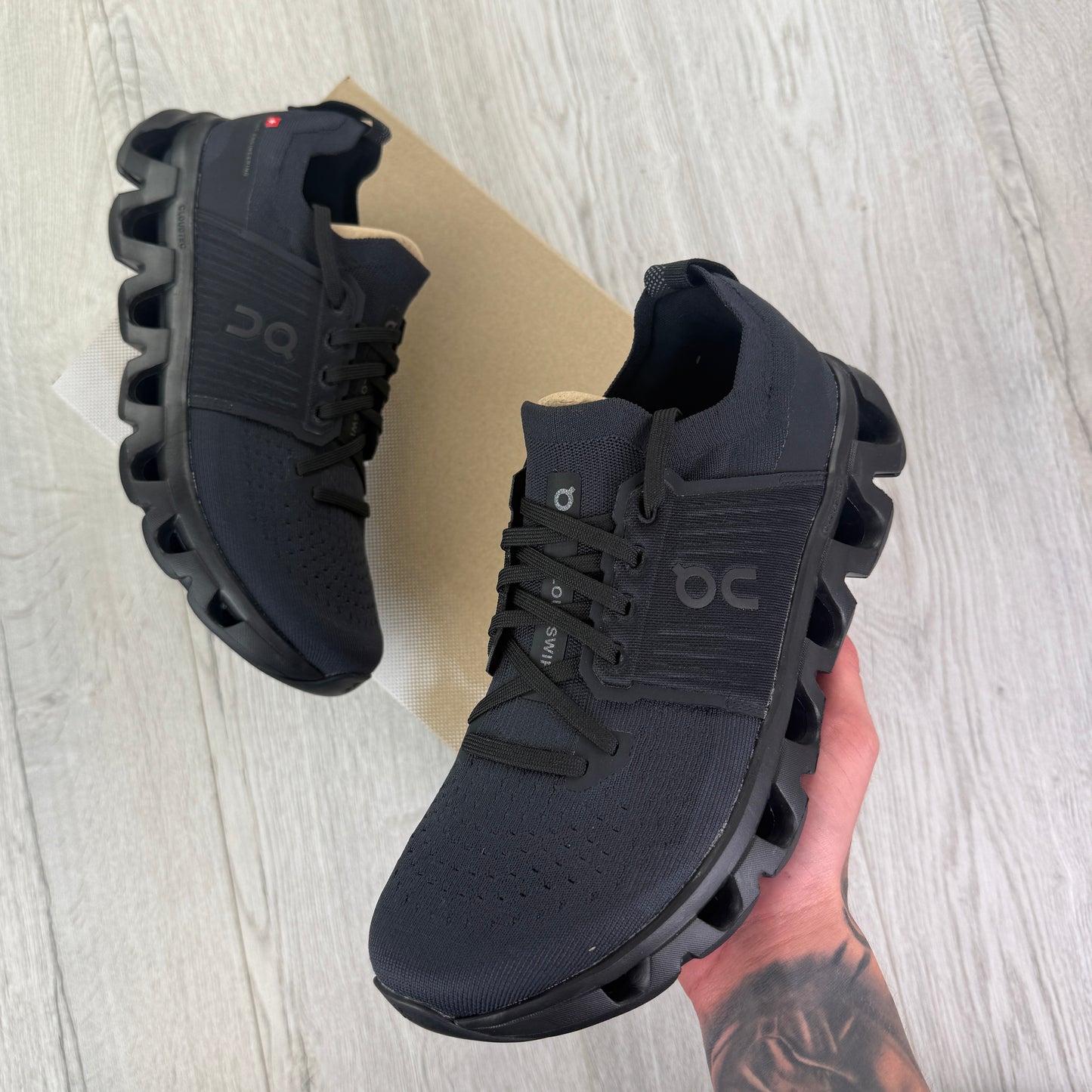 On Running Cloudswift 4 Black Trainers