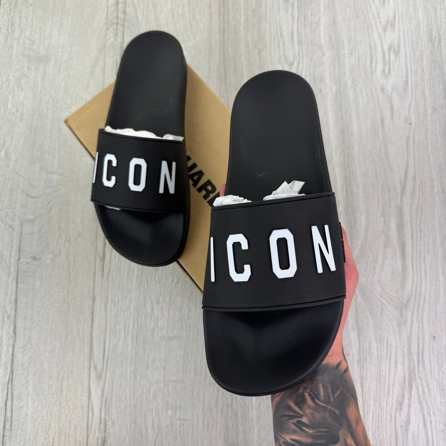 Dsquared2 Men’s Black ICON Sliders - UK 10