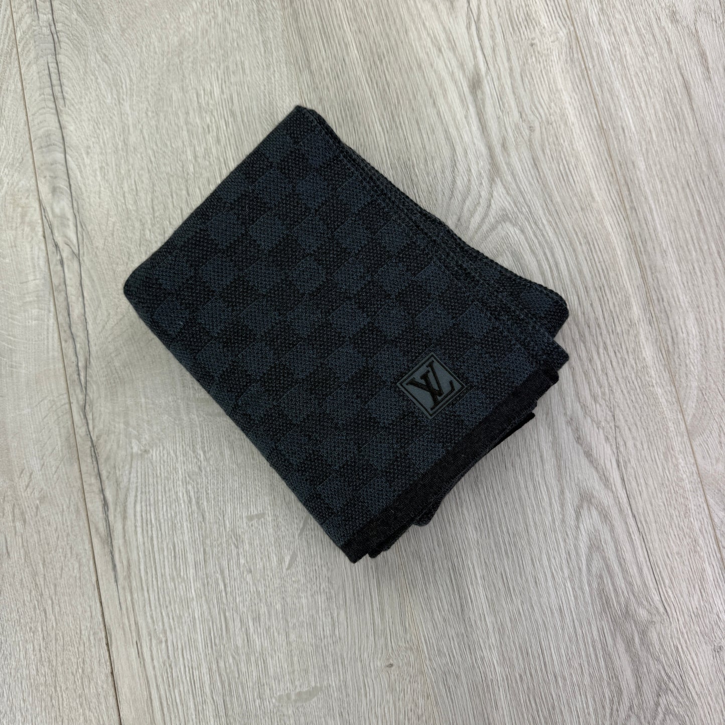 Louis Vuitton Men’s Damier Graphite Scarf