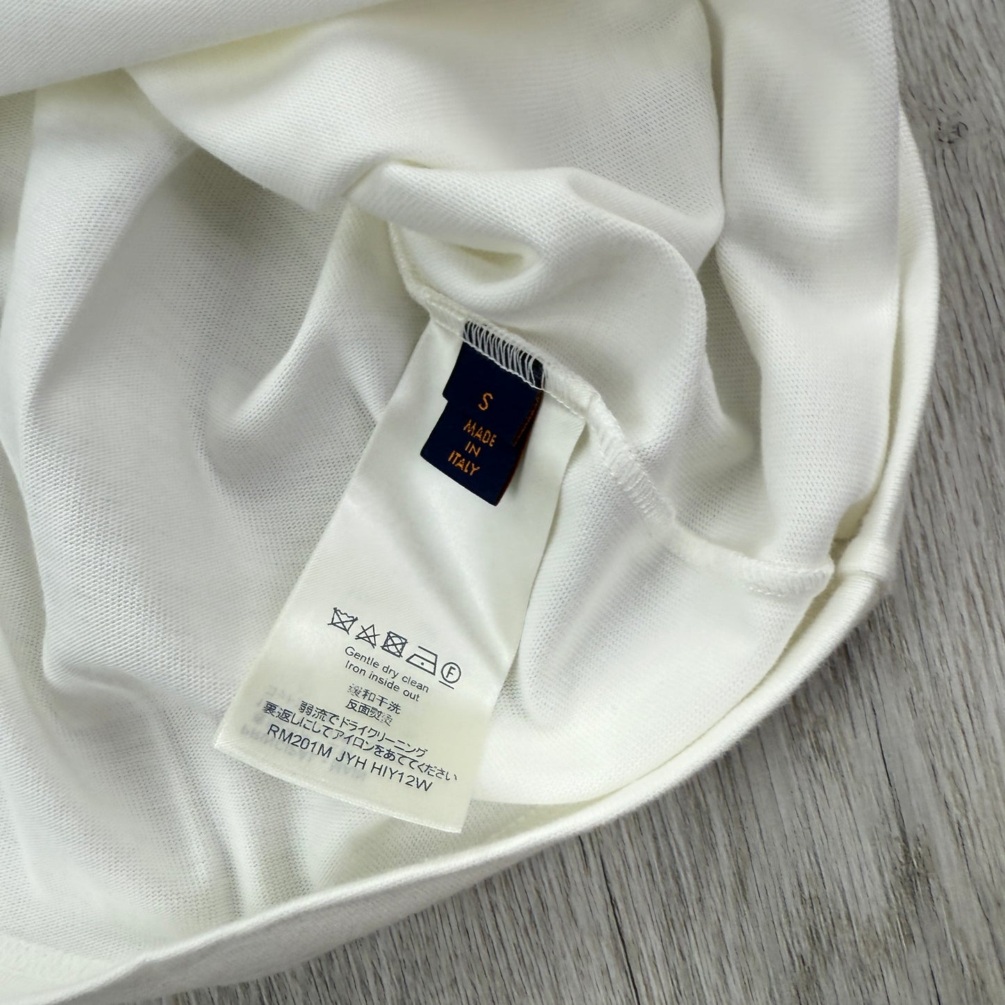 Louis Vuitton Men’s White Embroidered Pendant Logo T-Shirt - Small