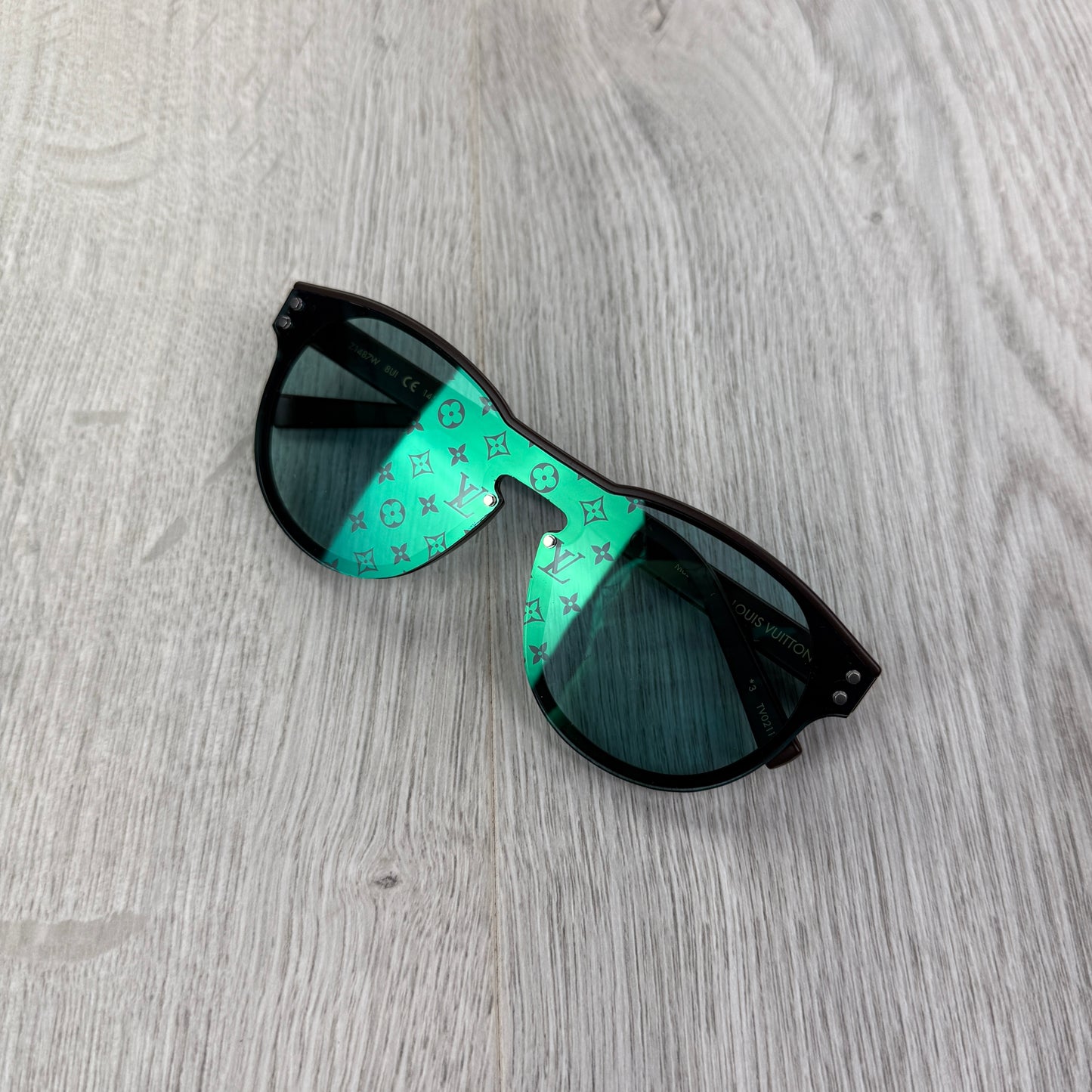Louis Vuitton Men’s Blue Edition Round Waimea Sunglasses