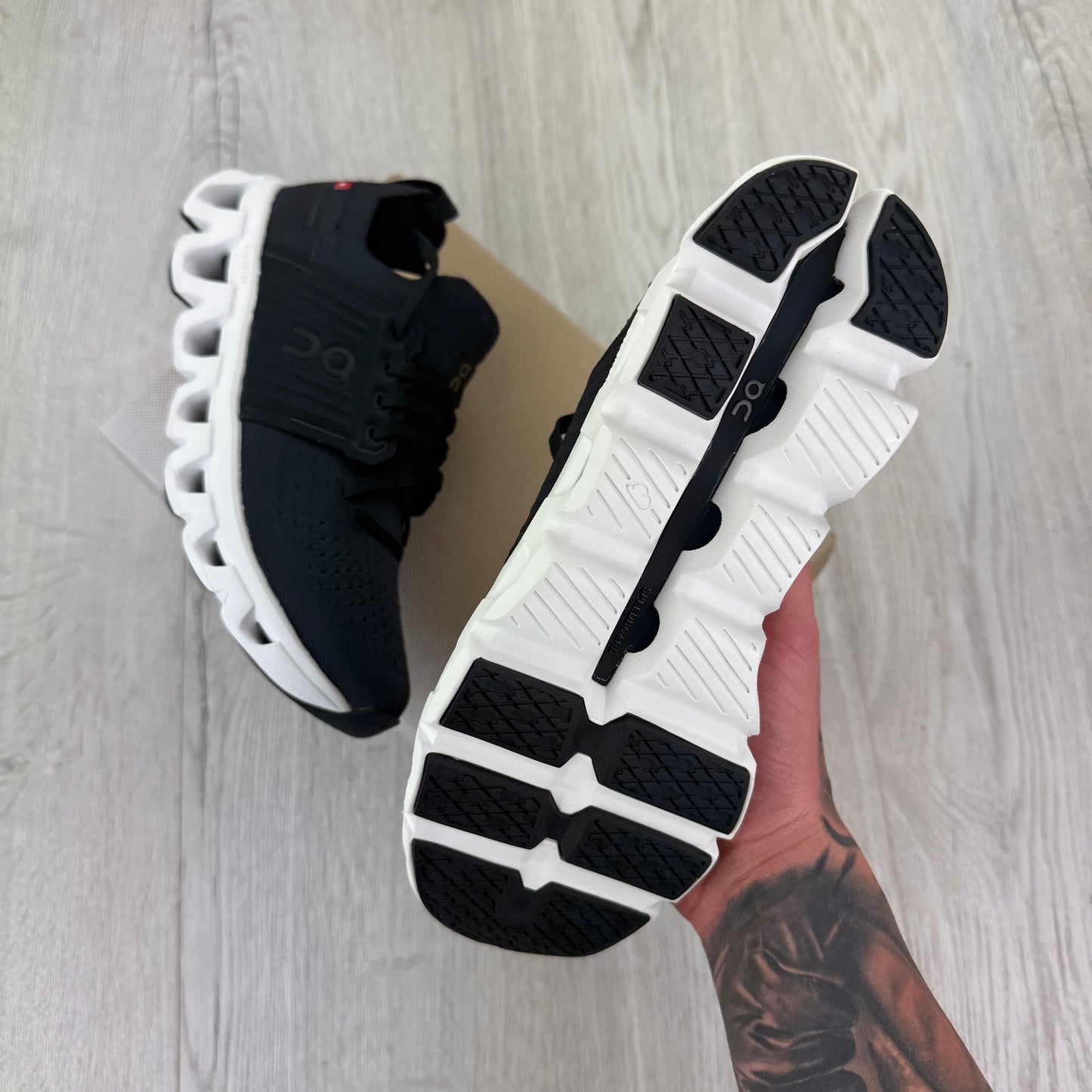 On Running Cloud Swift 4 Womens Black & White Trainers
