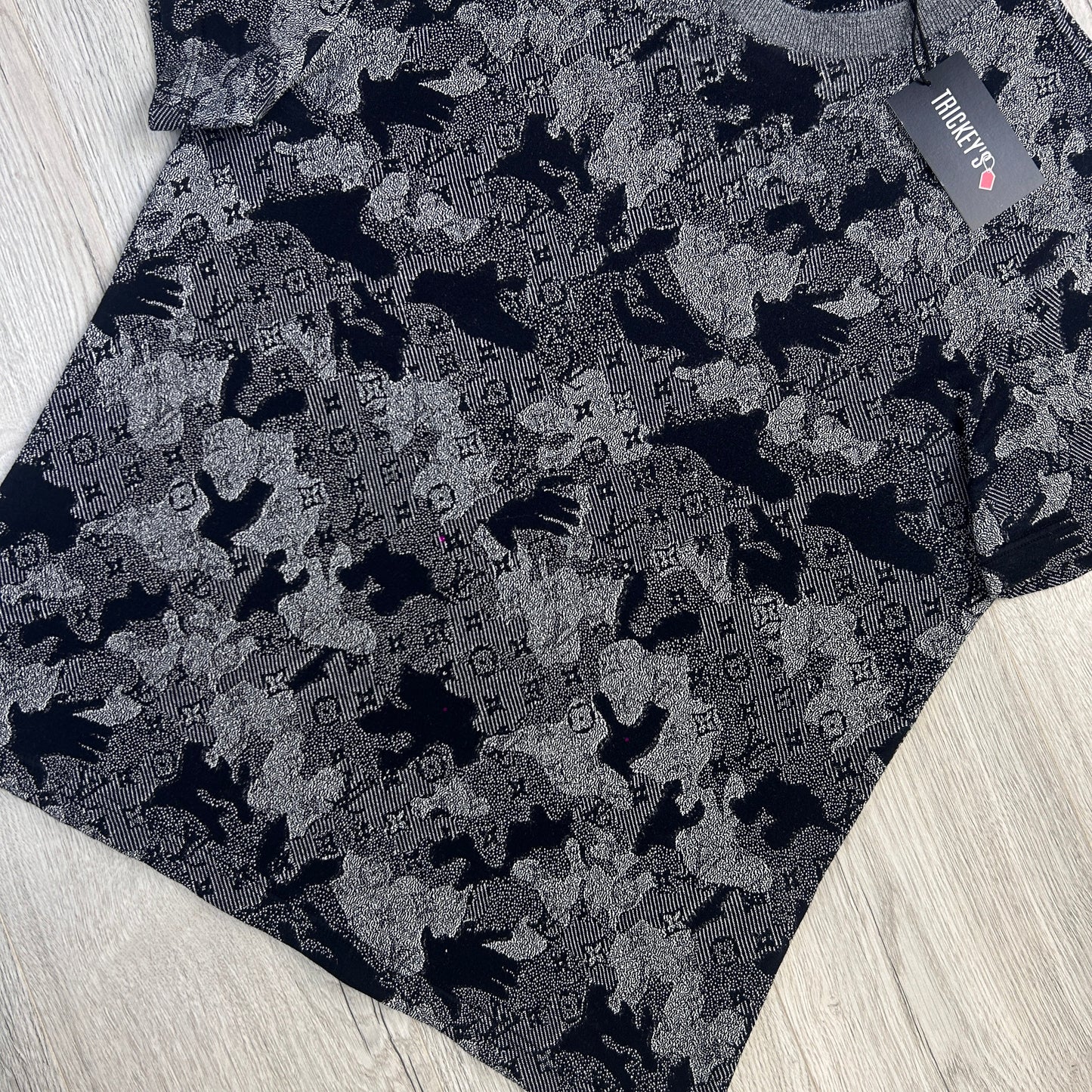 Louis Vuitton Men's Camo Jacquard T-shirt - Medium Slim