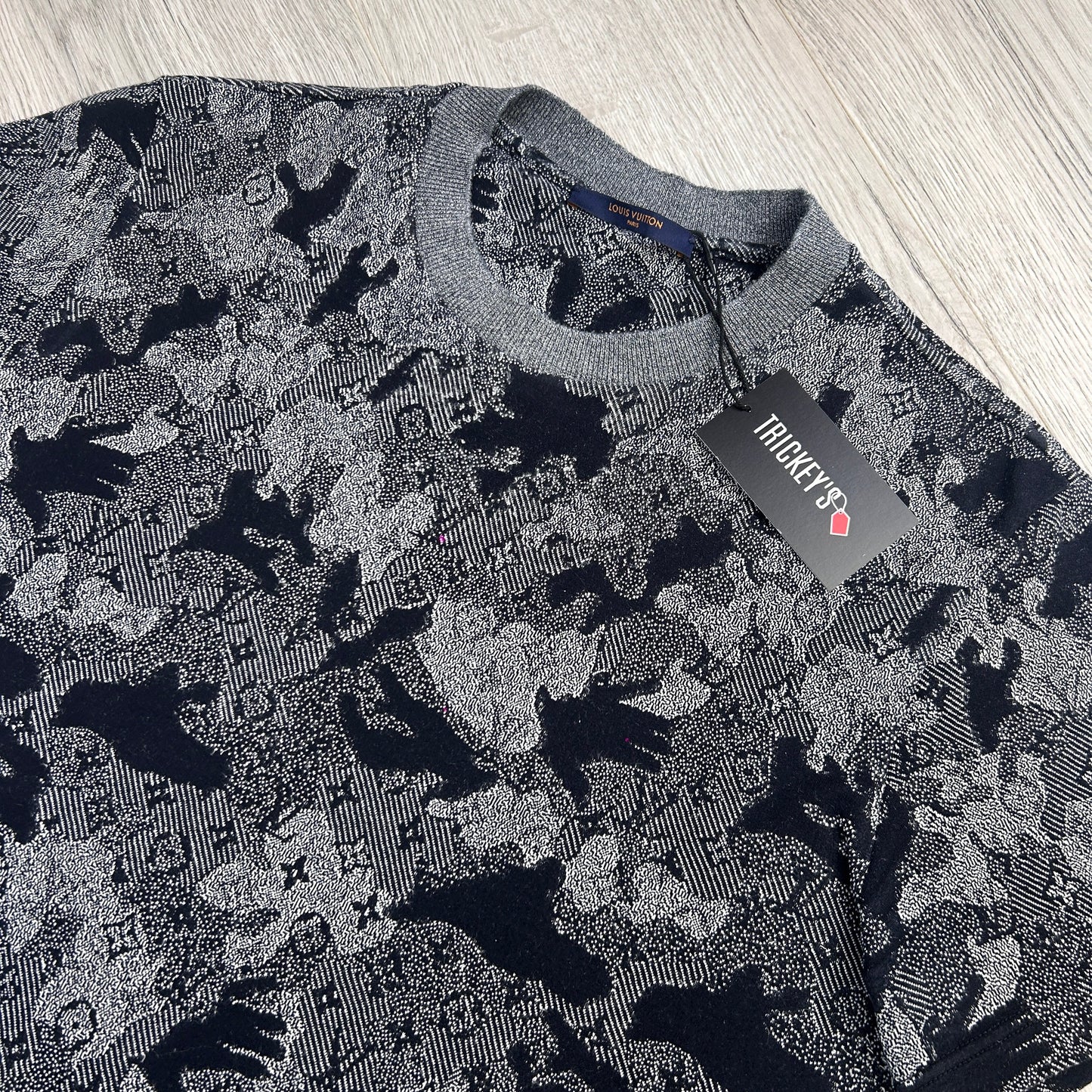 Louis Vuitton Men's Camo Jacquard T-shirt - Medium Slim