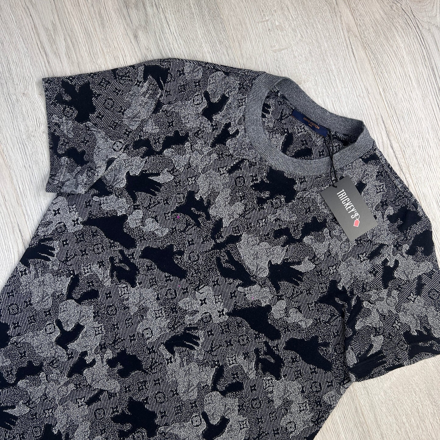 Louis Vuitton Men's Camo Jacquard T-shirt - Medium Slim