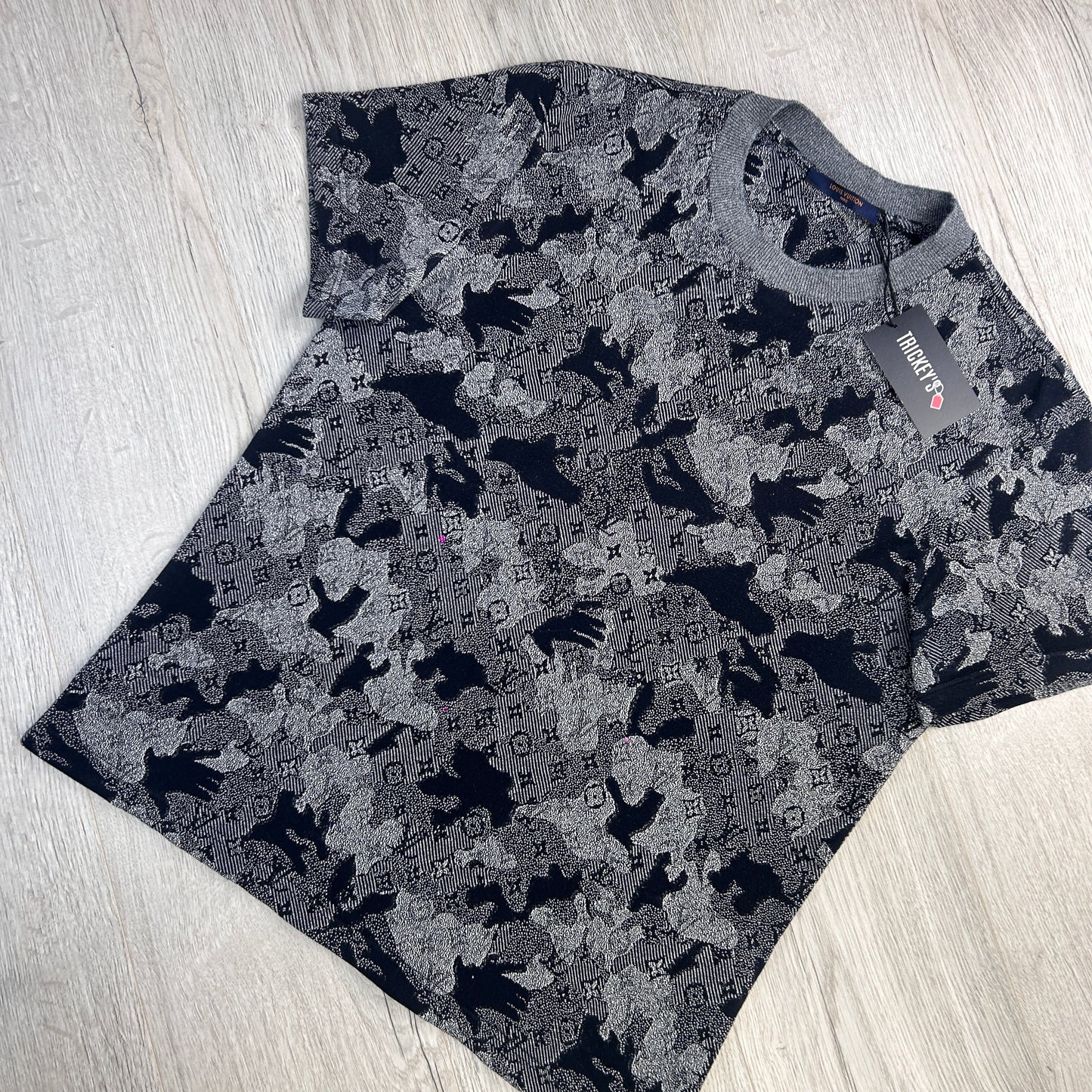 Louis Vuitton Men's Camo Jacquard T-shirt - Medium Slim