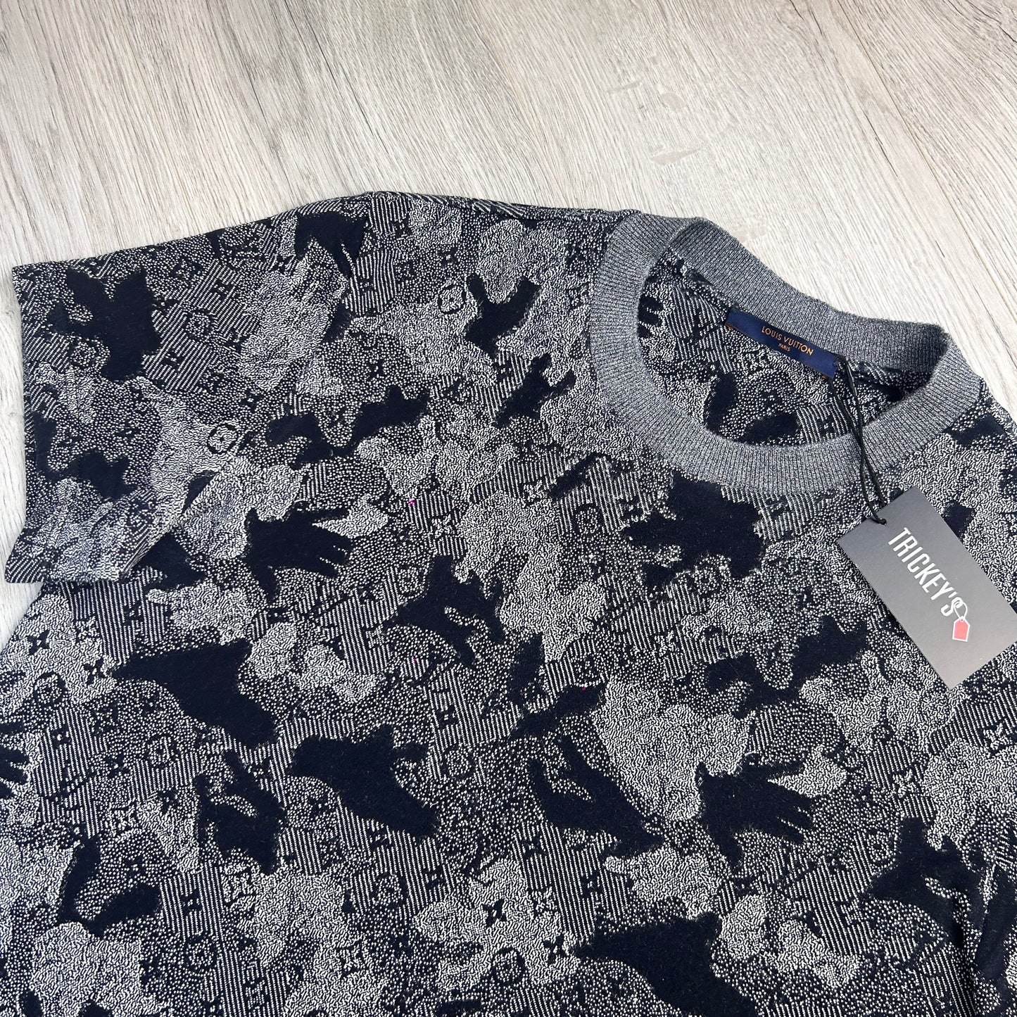 Louis Vuitton Men's Camo Jacquard T-shirt - Medium Slim