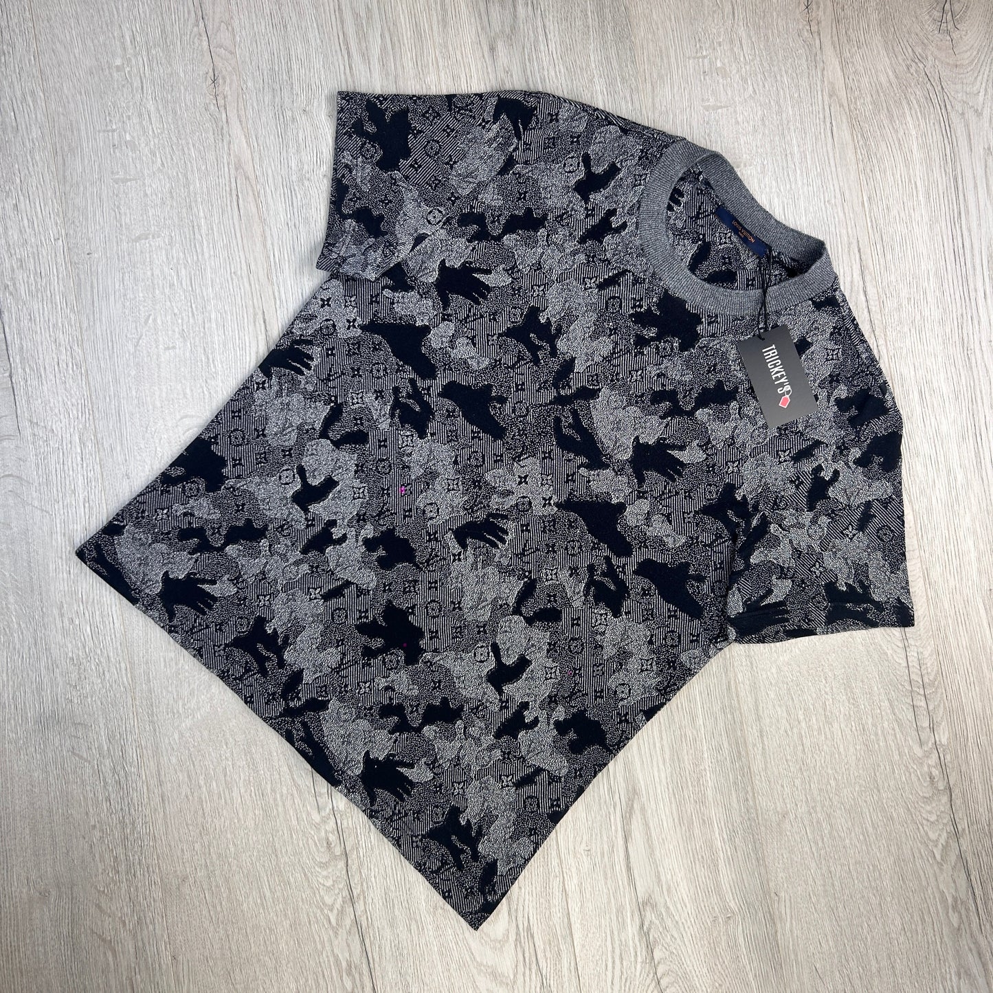 Louis Vuitton Men's Camo Jacquard T-shirt - Medium Slim