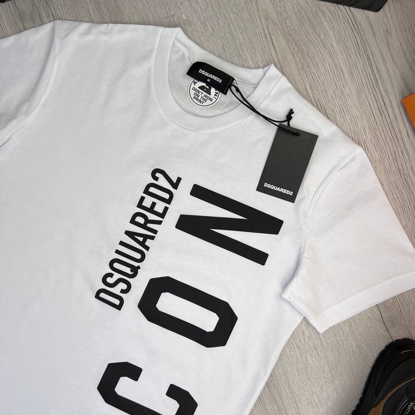 Dsquared2 Men’s White ‘ICON’ Logo Short-sleeve T-shirt