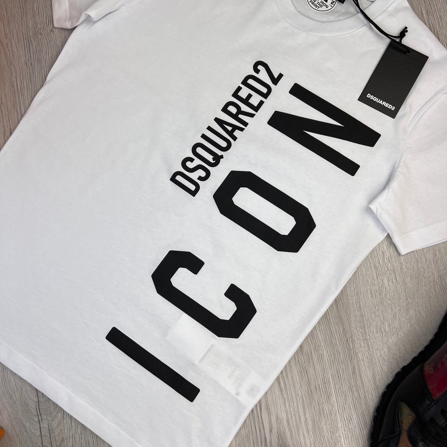 Dsquared2 Men’s White ‘ICON’ Logo Short-sleeve T-shirt