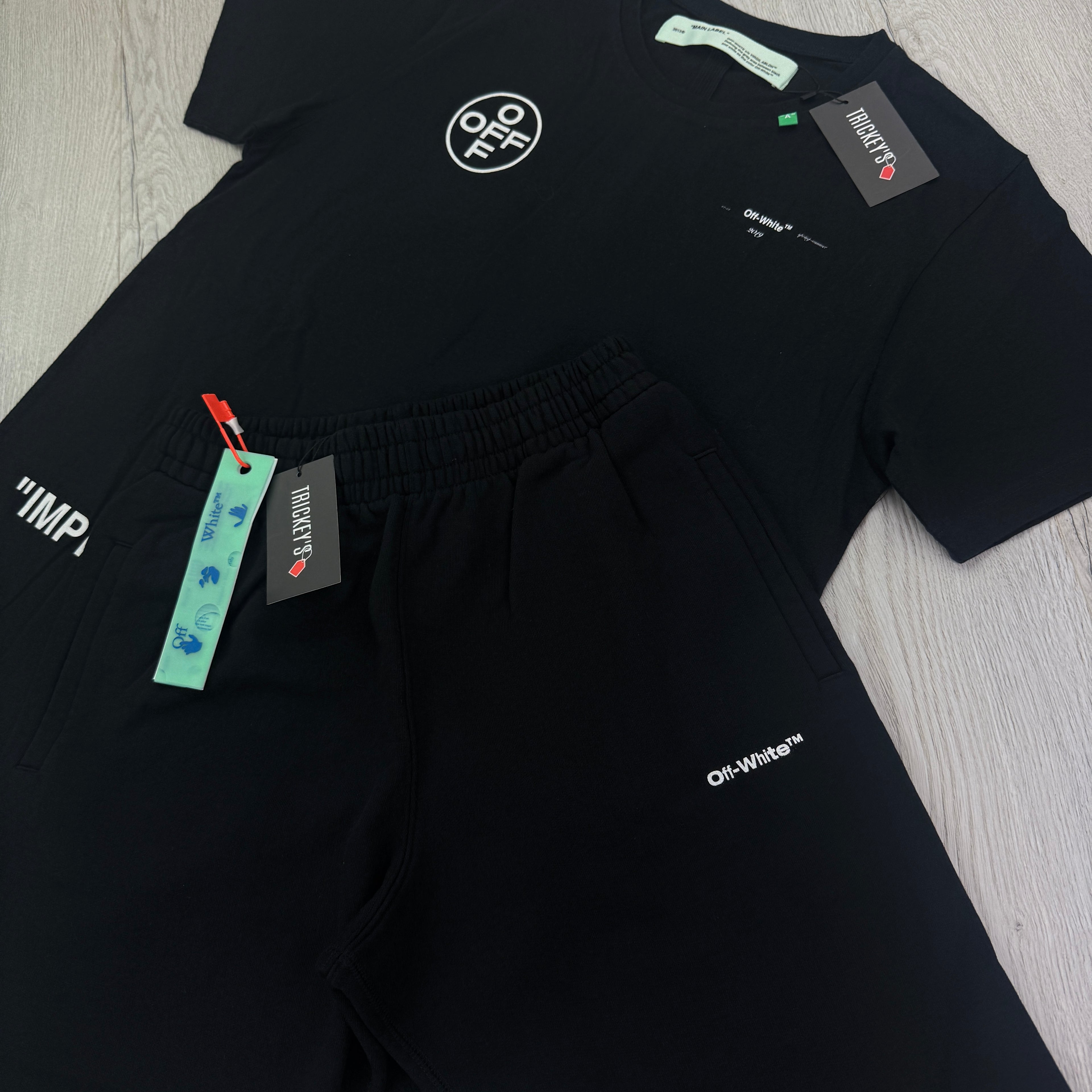Off White Men’s Black T-shirt & Shorts Set