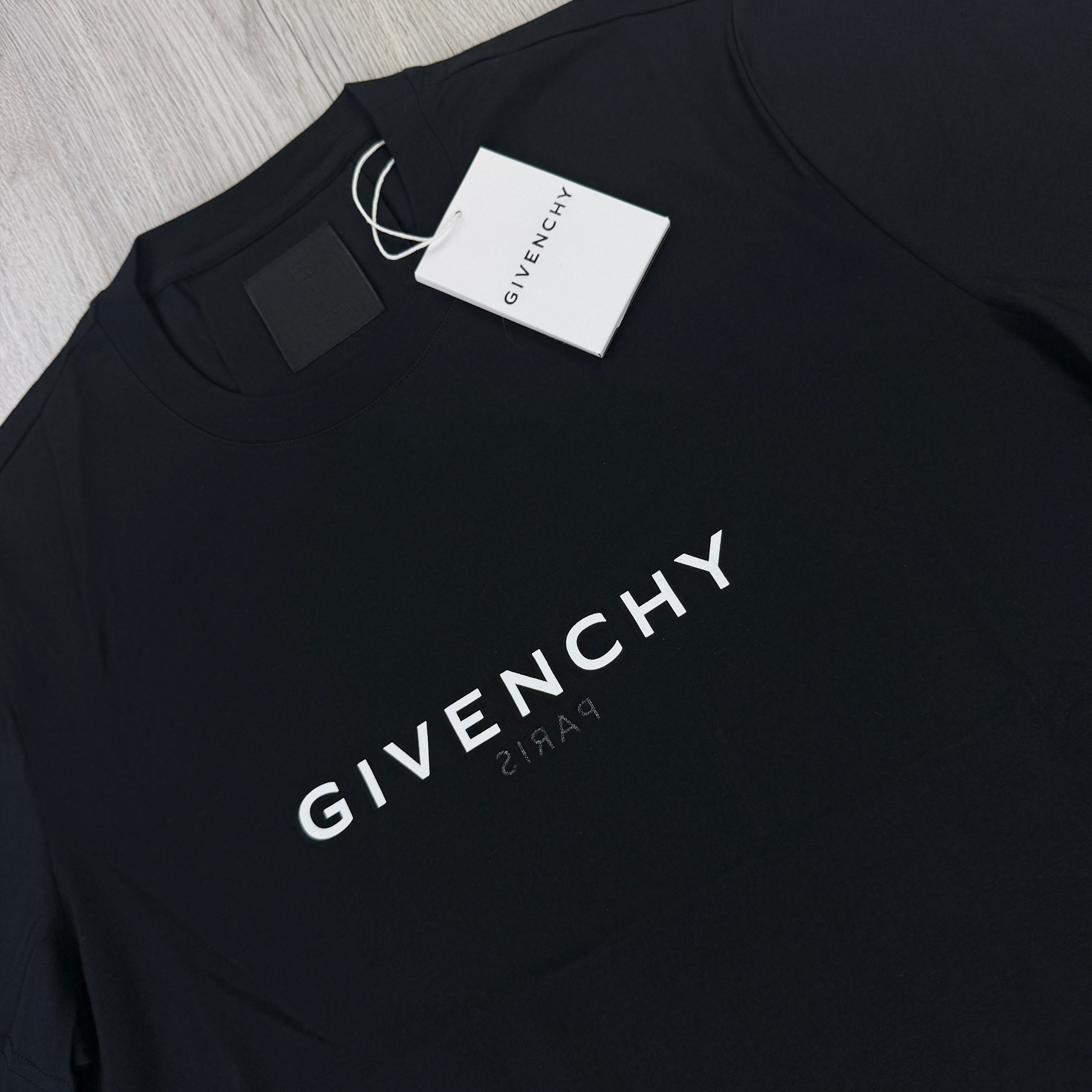 Givenchy Men’s Black T-shirt -
