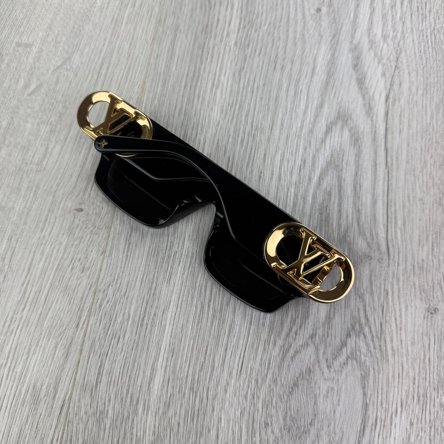 Louis Vuitton Women’s Link PM Square Sunglasses