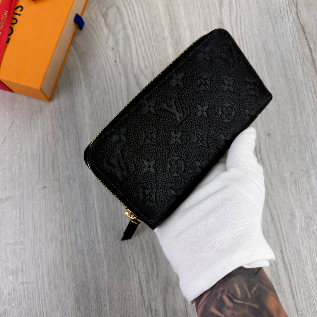 Louis Vuitton Women’s Black Gold Clémence Wallet