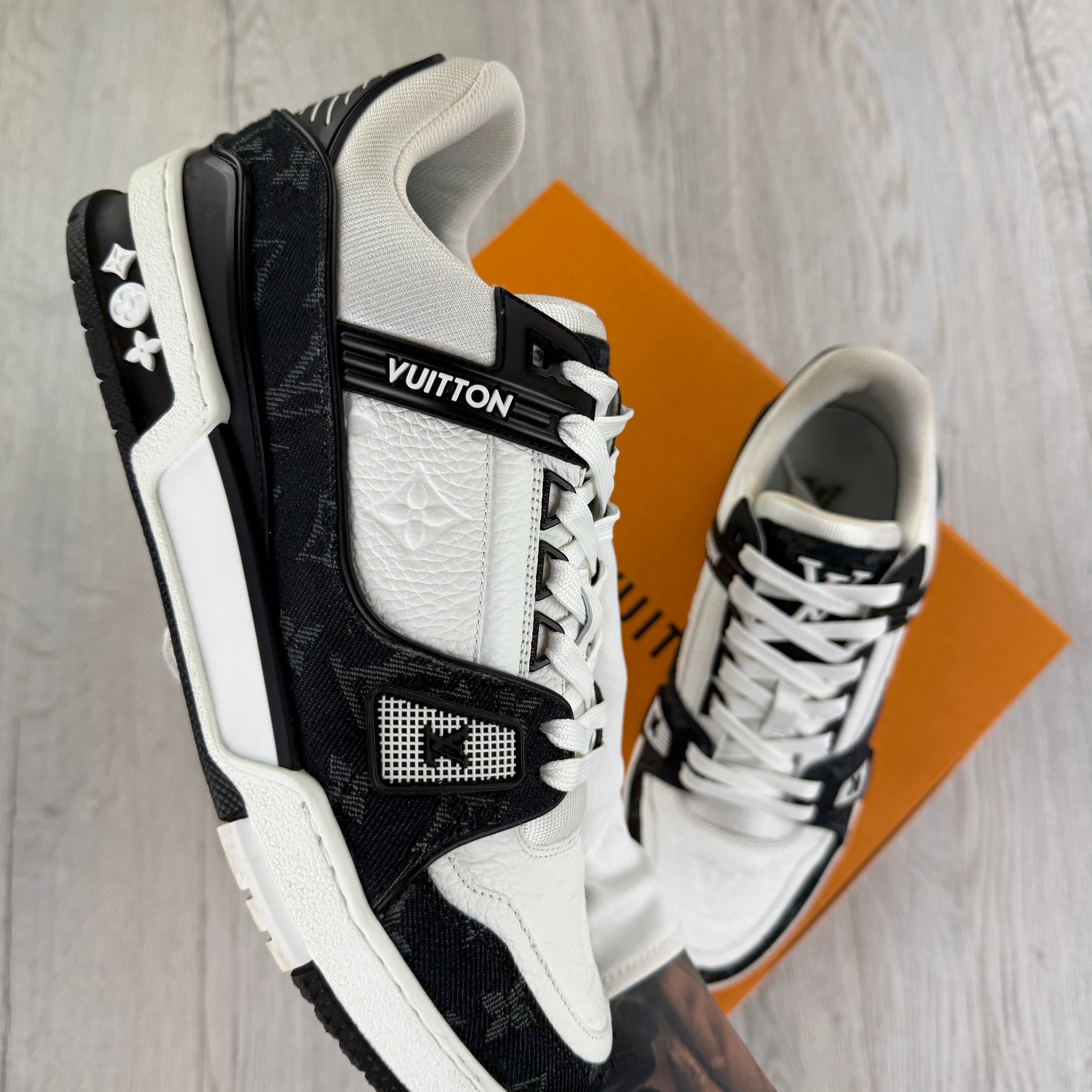 Louis Vuitton Men’s Black & White Low Trainers - Uk 6.5 (Fit 7.5)