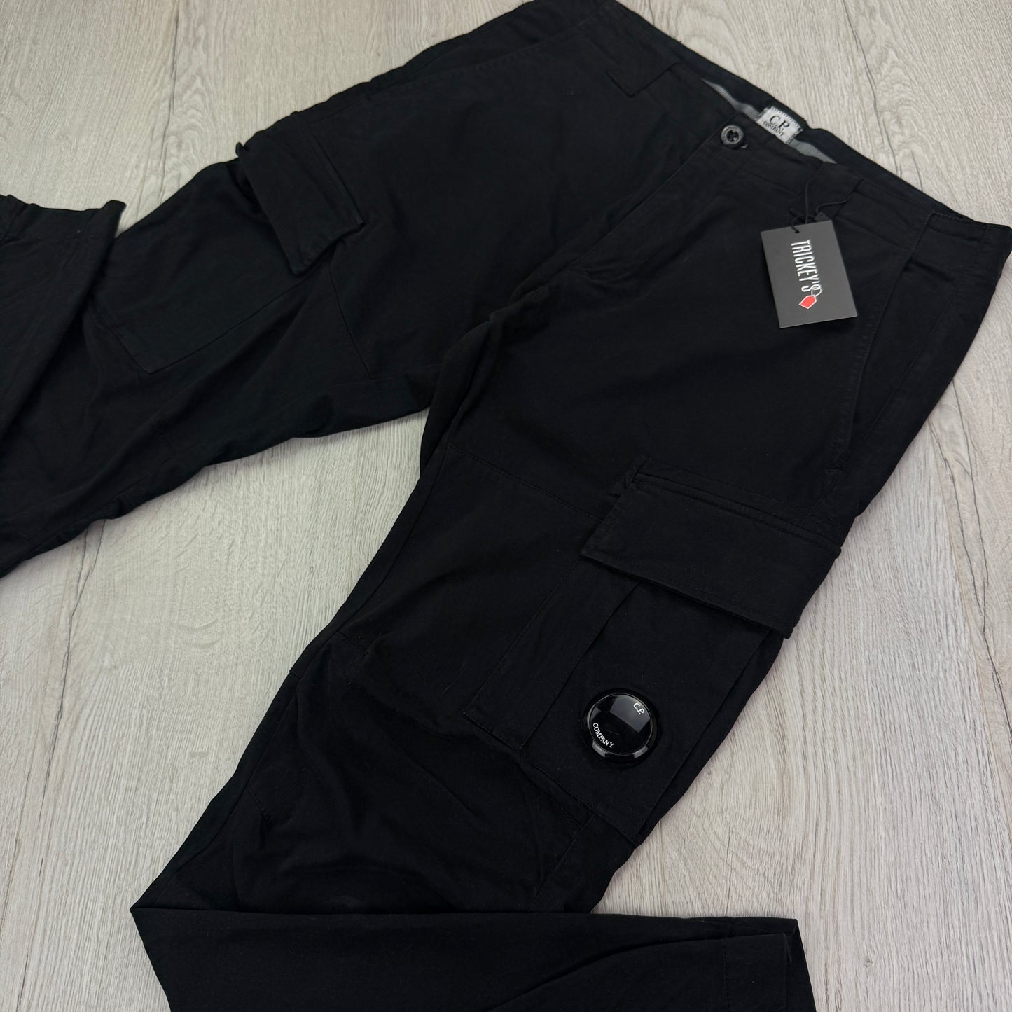 Cp Company Men’s Black Cargo Trousers Ergonomic Fit - 48 (Uk 32/33)