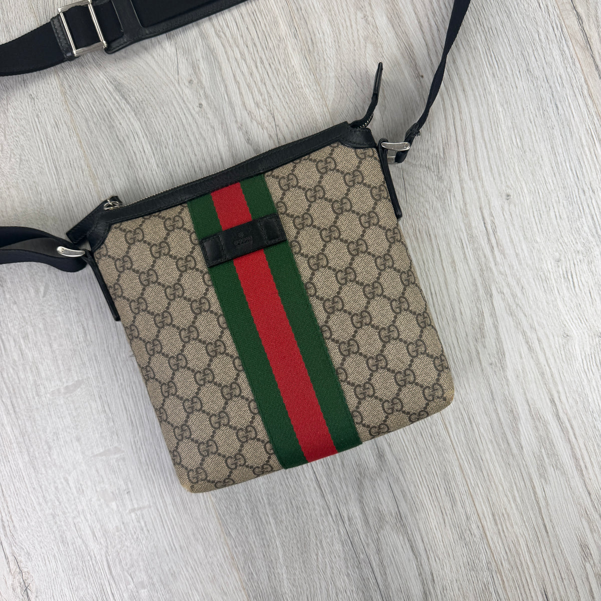 Gucci Men’s Flat GG Supreme Web Beige Messenger Bag