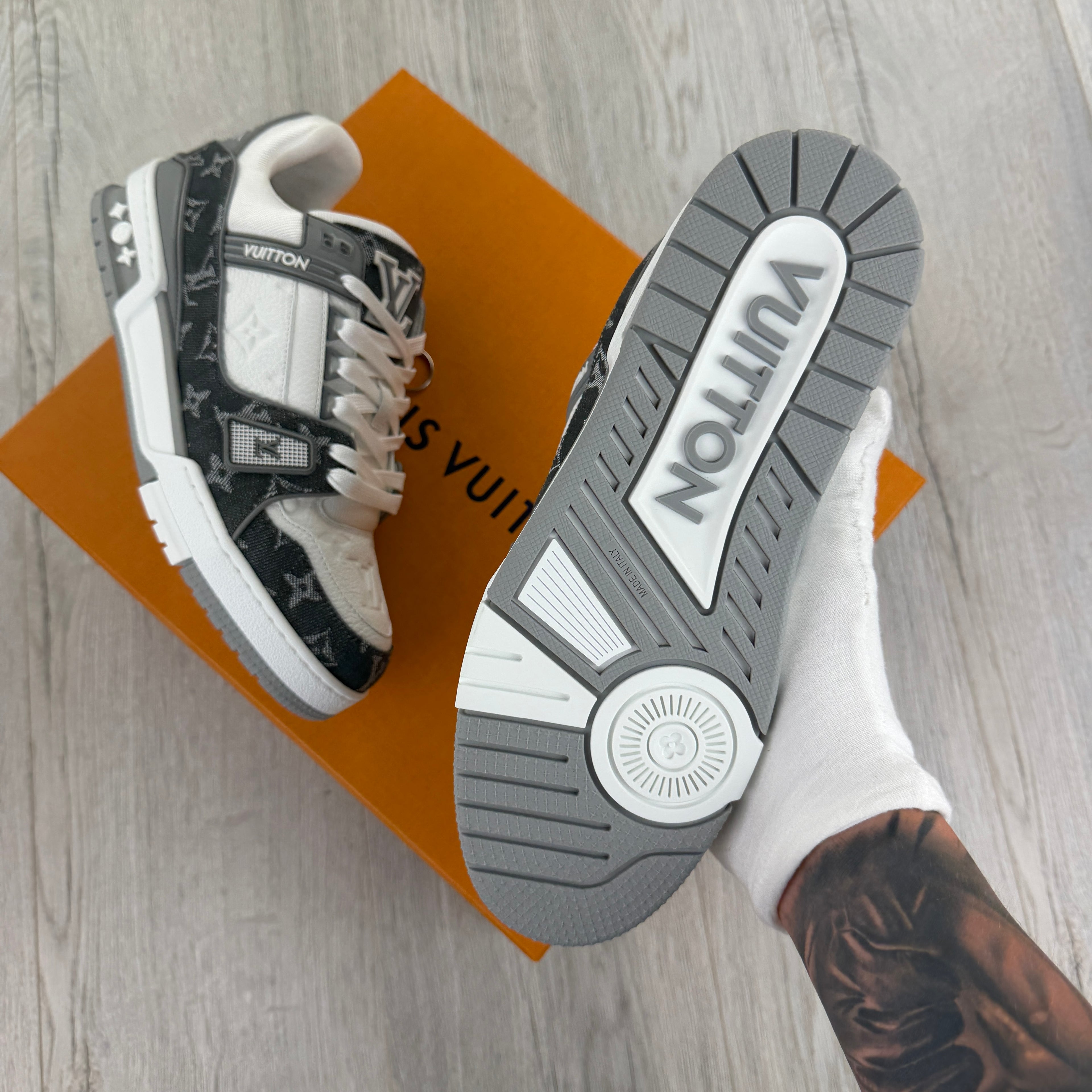 Louis Vuitton Men’s Grey & White Low Trainers - Uk 6.5 (Fit Uk 7/7.5)