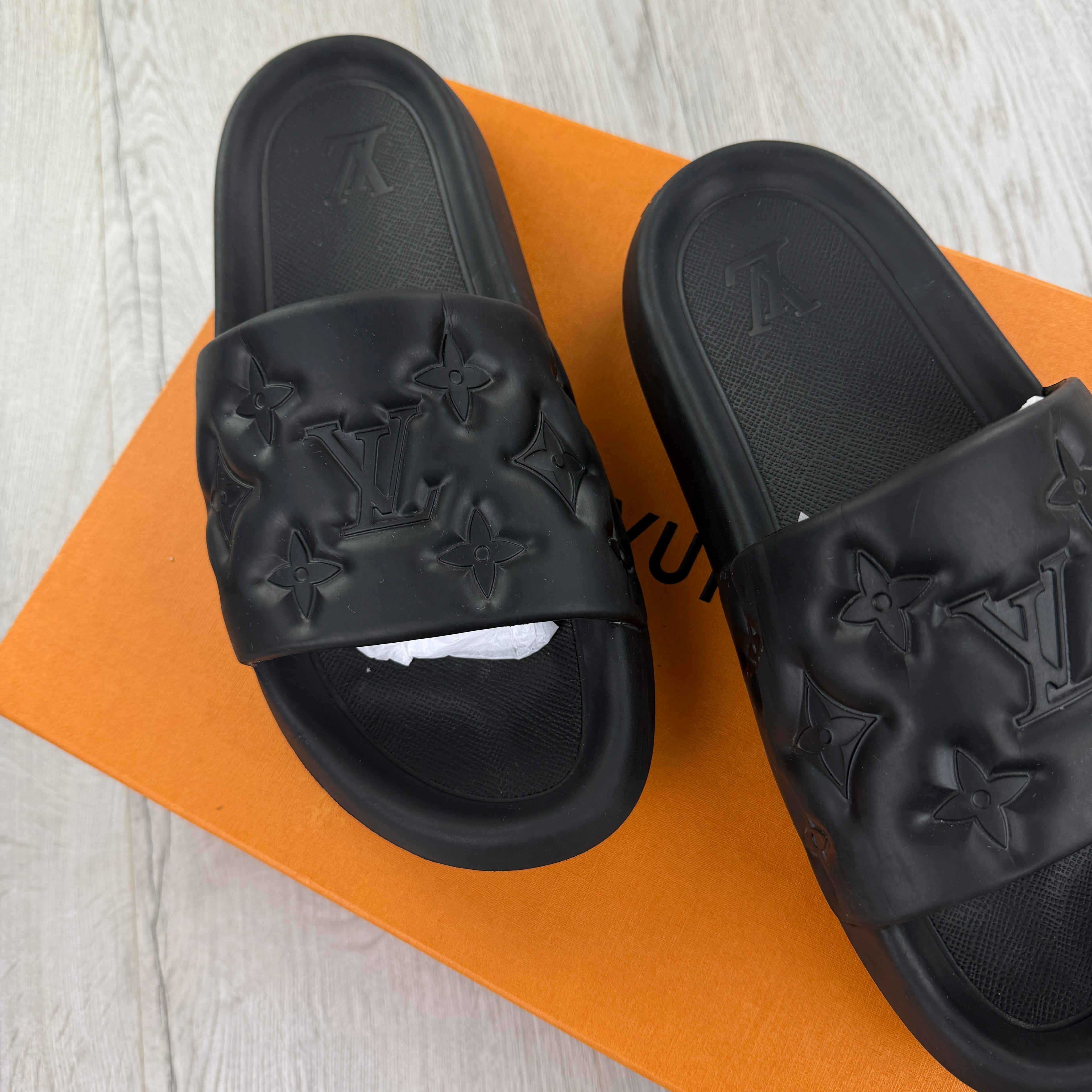 Louis Vuitton Men’s Black Waterfront Mules Sliders - Uk 8 (Fit 8.5/9)