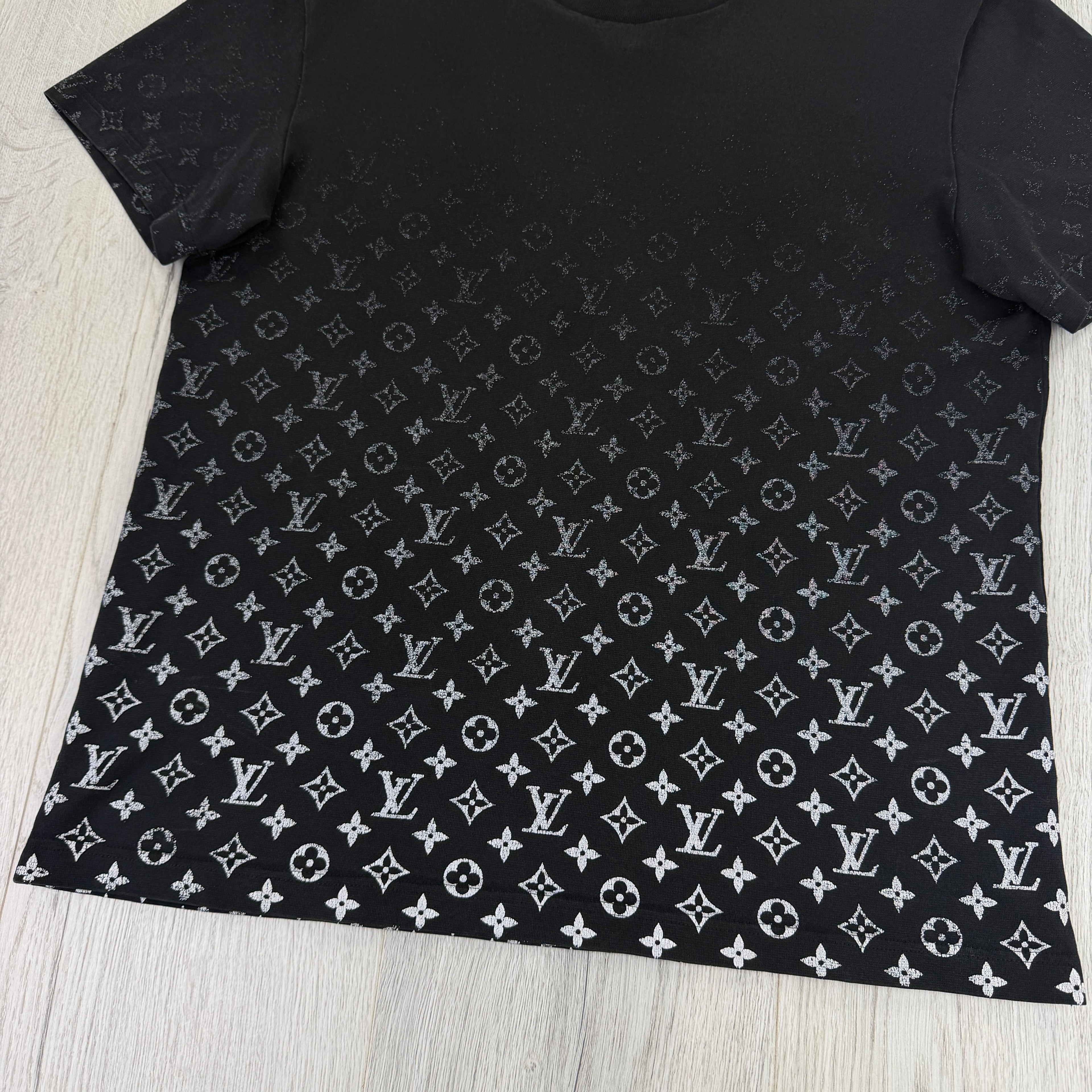 Louis Vuitton Men’s Black Gradient T-shirt