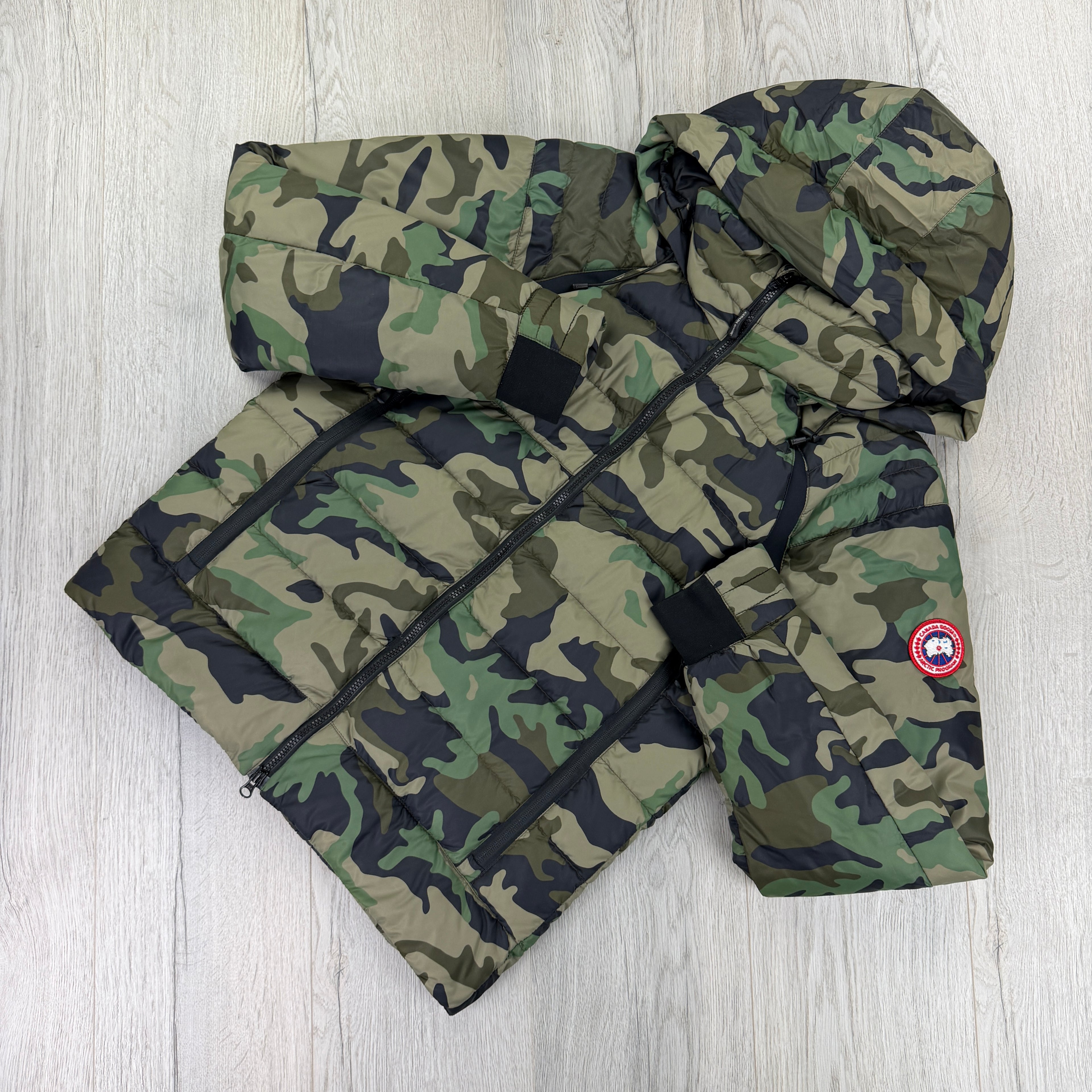 Canada Goose Men’s camouflage Puffer Jacket - Medium