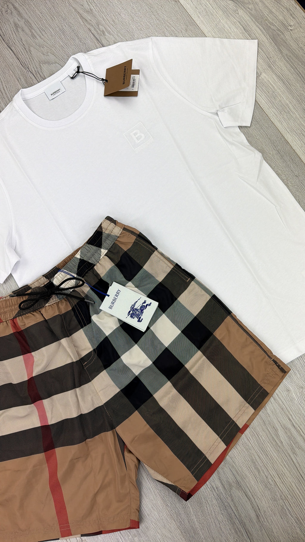 Burberry Men’s White T-shirt & Shorts Set - XL