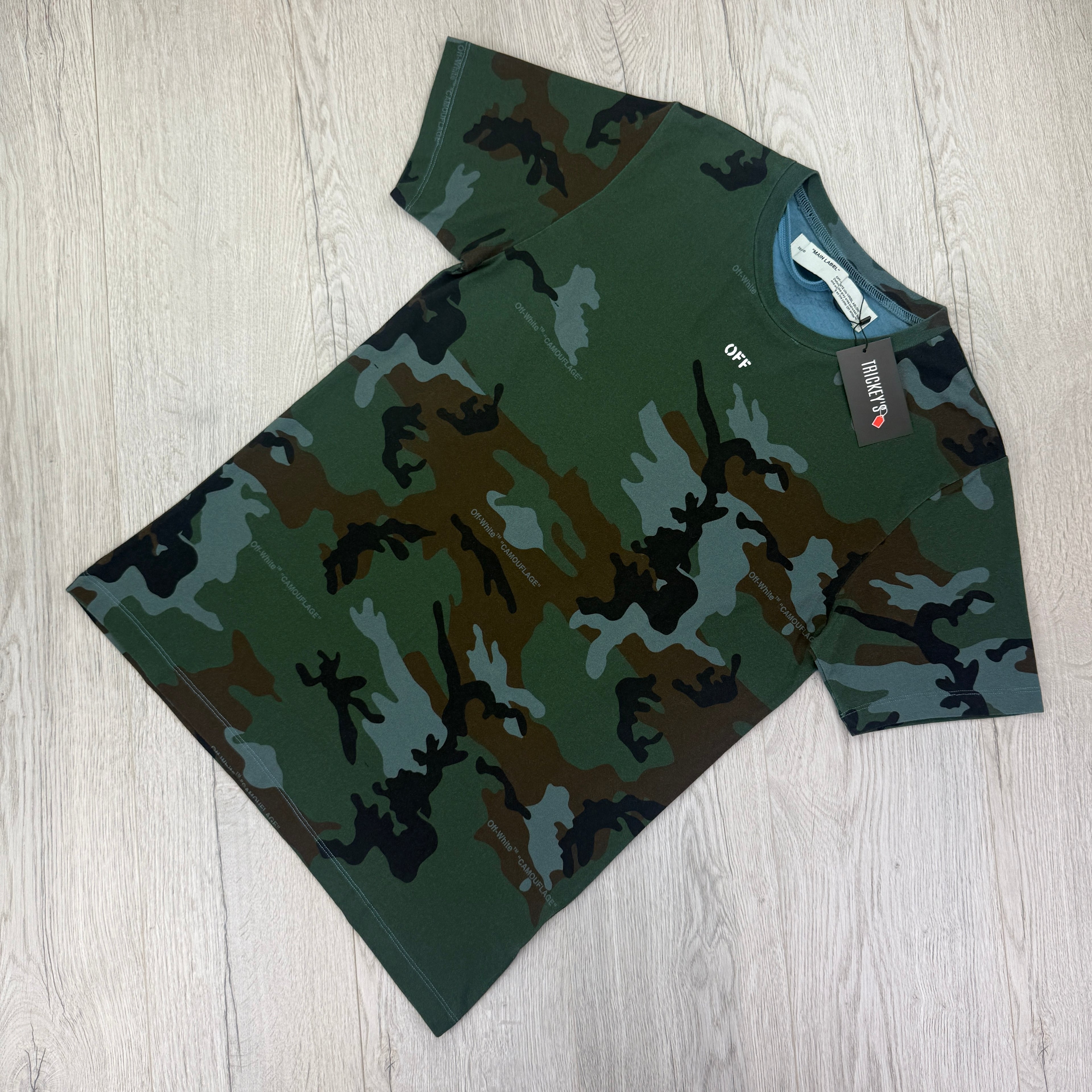 Off White Men’s Camo T-shirt - Medium