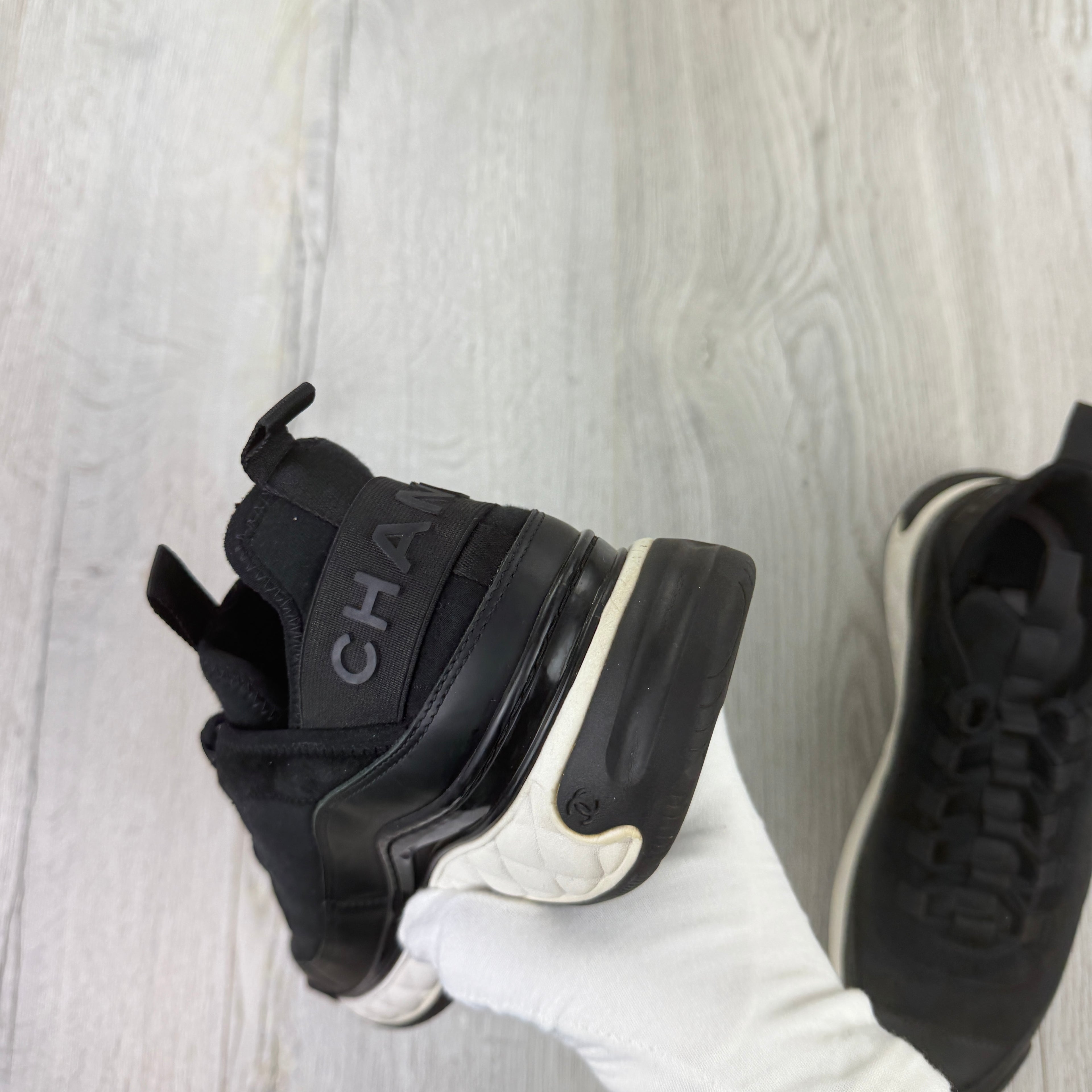 Chanel Men’s  Black CC Runners - Uk 7