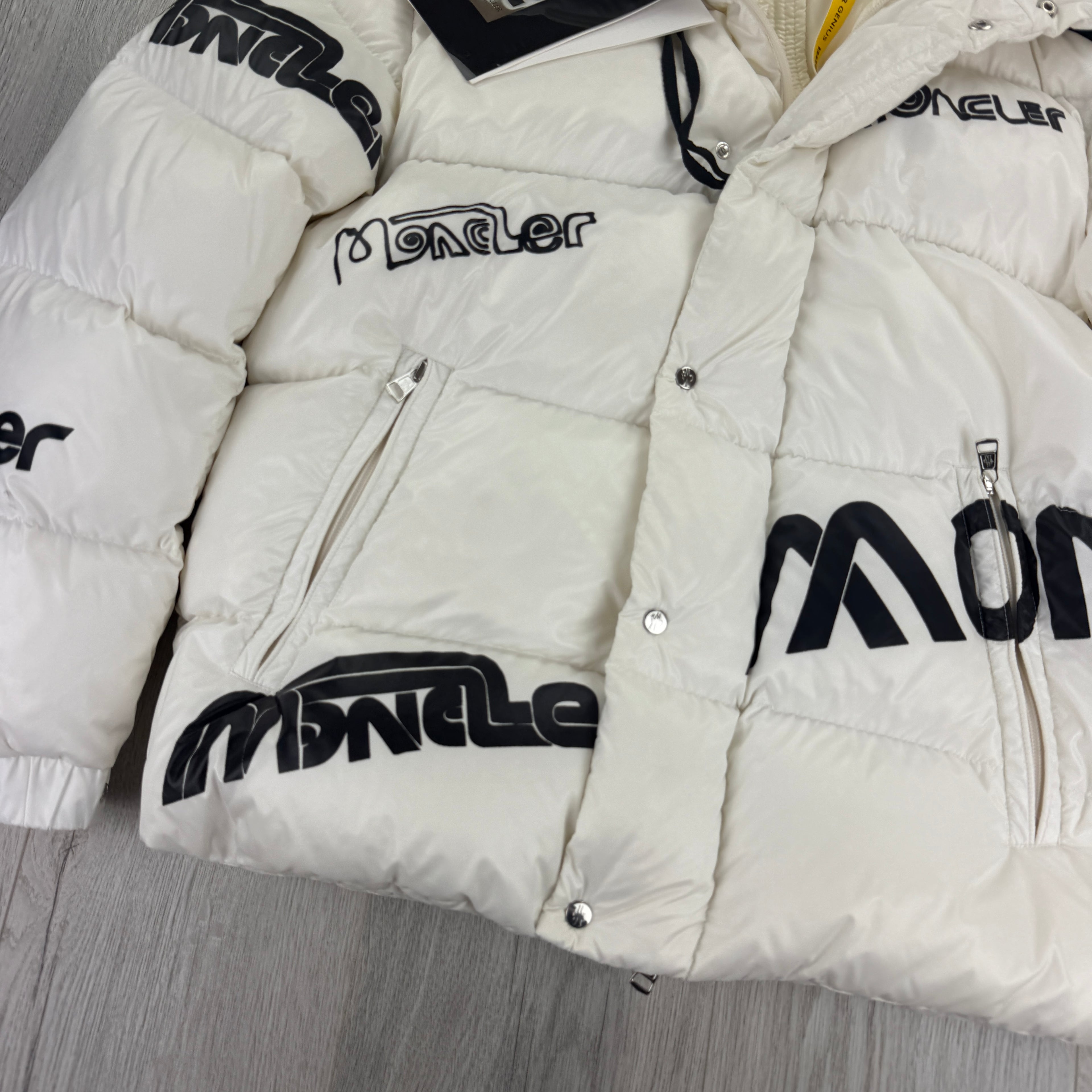 Moncler Mare Giubbotto Men’s White Puffer Jacket - Size 3