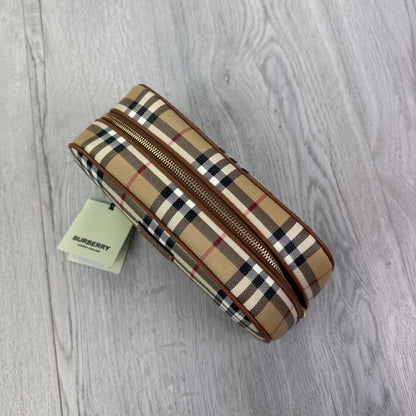 Burberry Medium Check Wash / Travel Bag