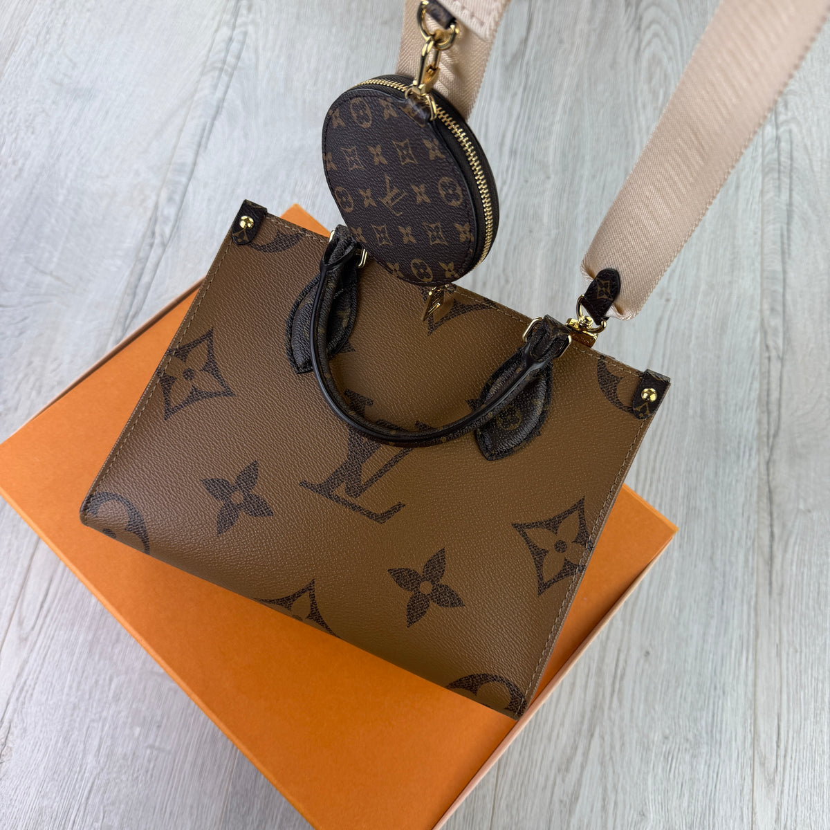 Louis Vuitton Women’s Brown Monogram Reverse OnTheGo PM Bag