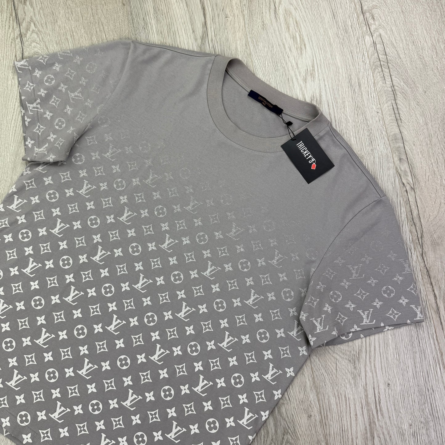 Louis Vuitton Men’s Grey Gradient T-shirt - Medium Slim