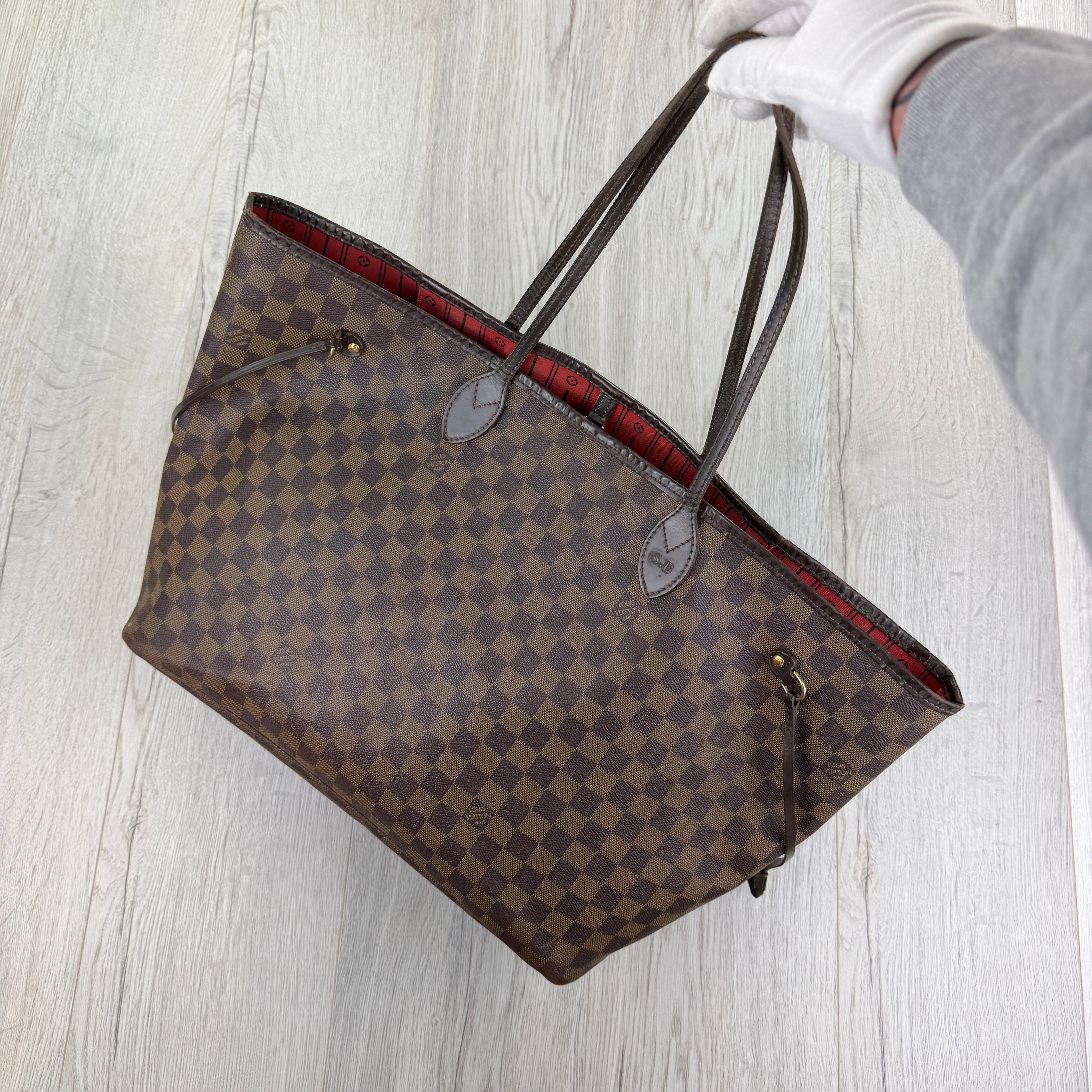 Louis Vuitton Women’s Neverfull MM Tote Bag